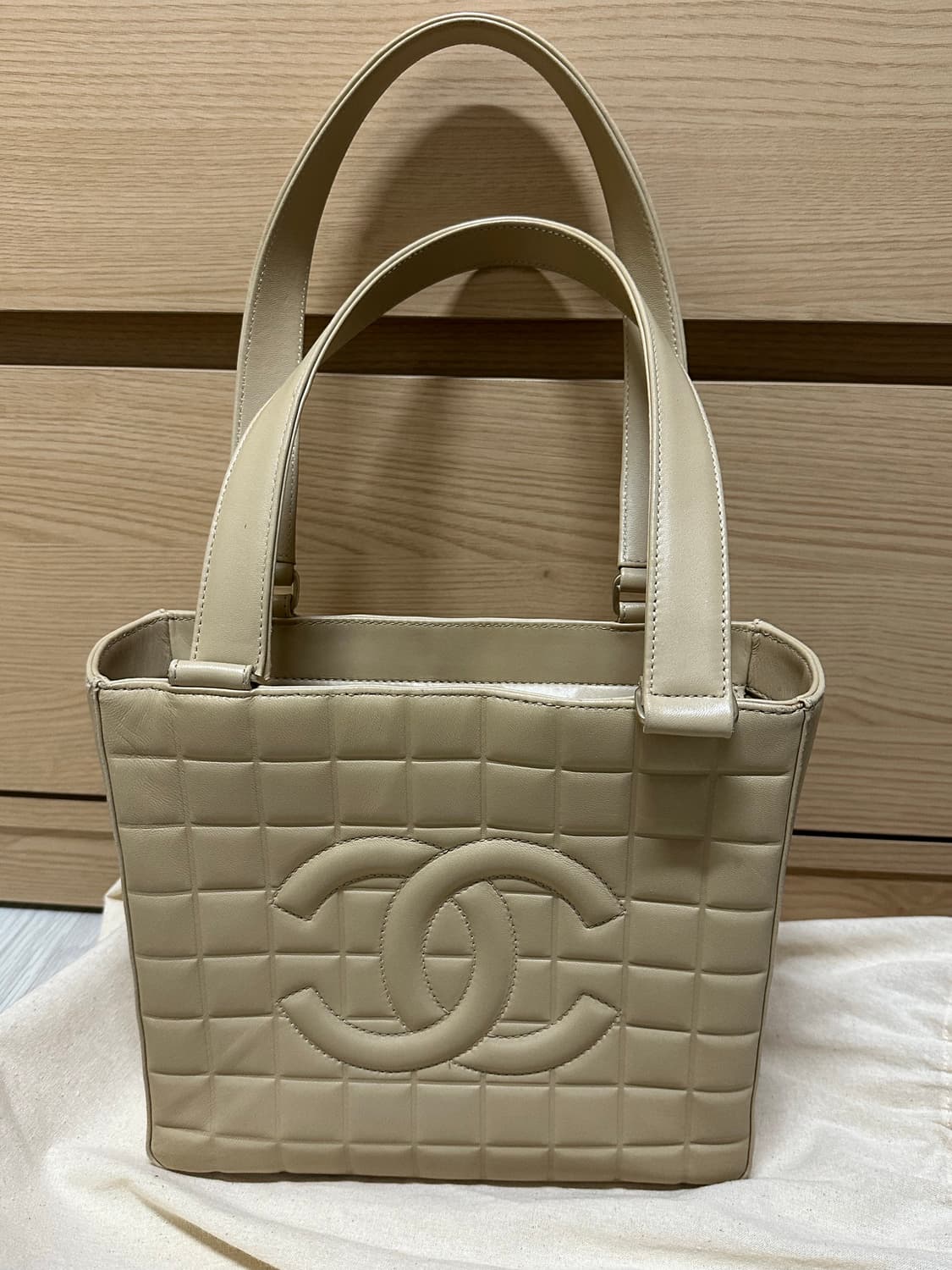 빈티지 샤넬 초코바백 베이지 색상 팝니다(파리에서 직접구매) 상품이미지1