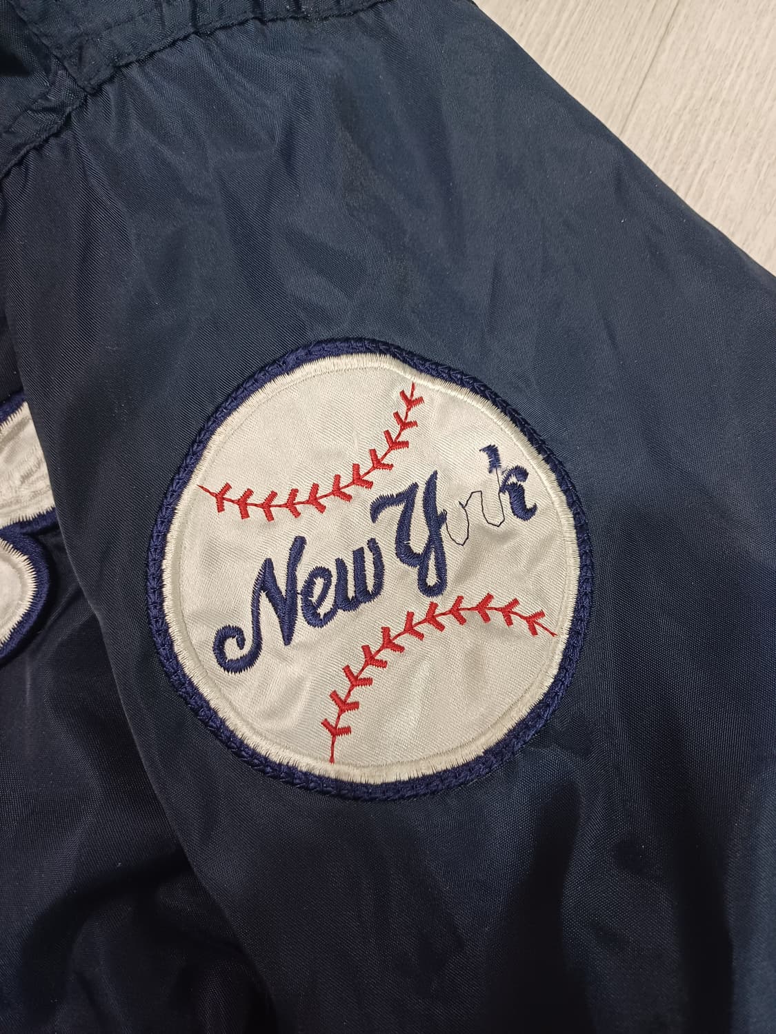 제뉴인 머천다이즈 바시티자켓 M사이즈 상품이미지3