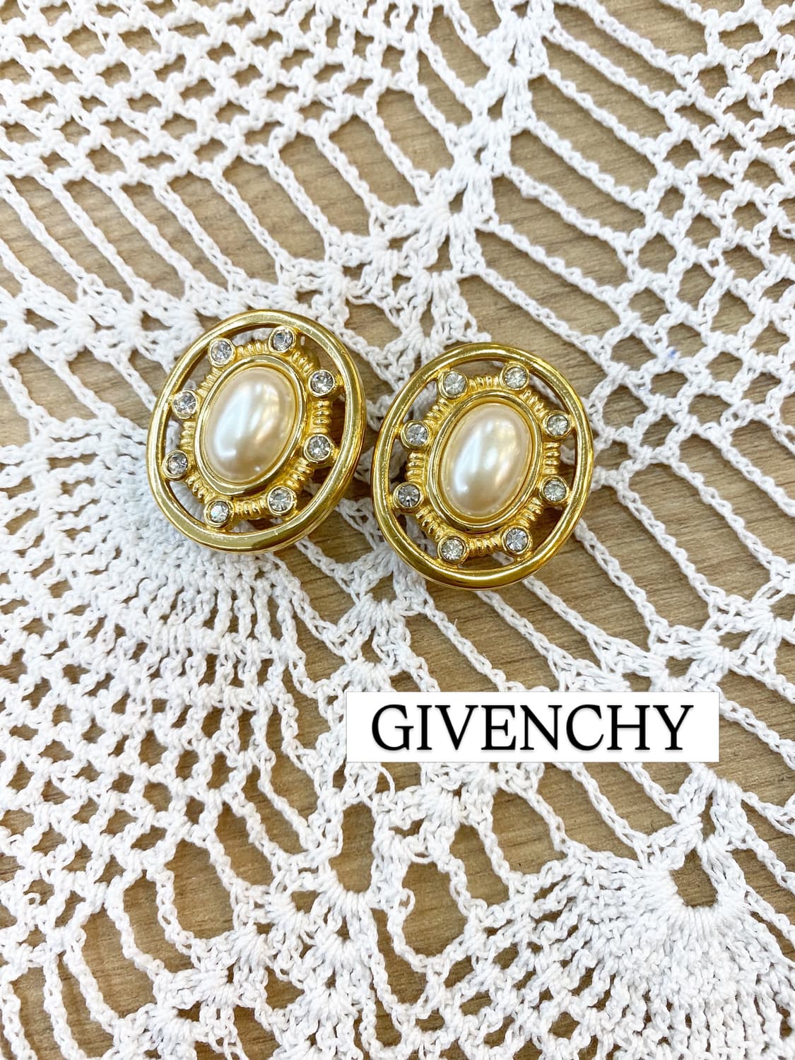 GIVENCHY 골드 진주 귀걸이 상품이미지1