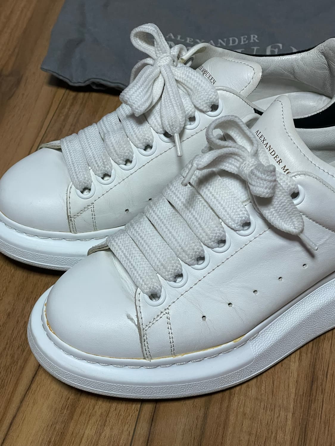 Alexander McQueen 알렉산더맥퀸 오버솔 화이트 블랙 235 상품이미지3