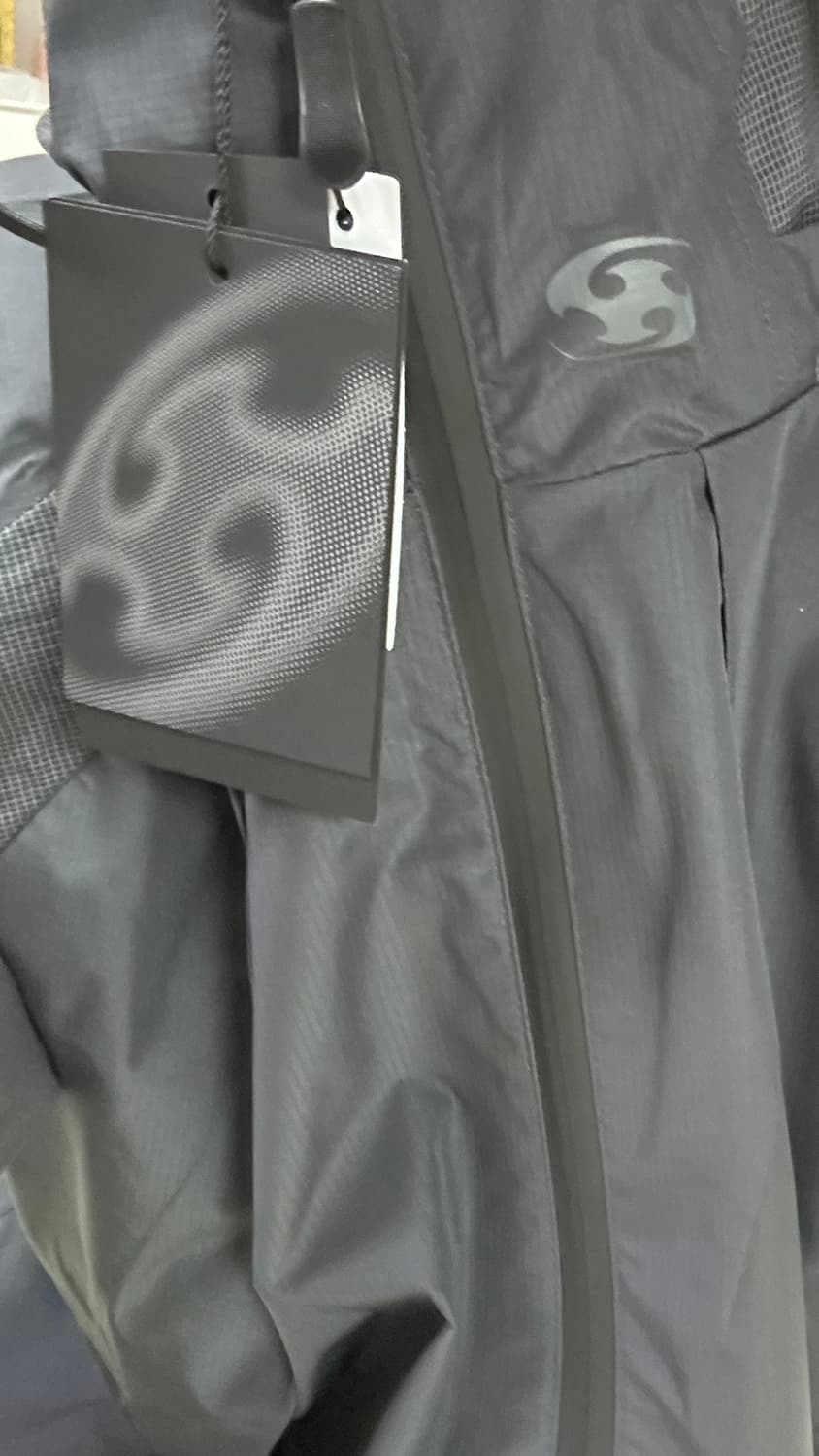 산산기어 윈드 쉴디드 자켓 블랙 - 24SS 바람막이 2사이즈 상품이미지2