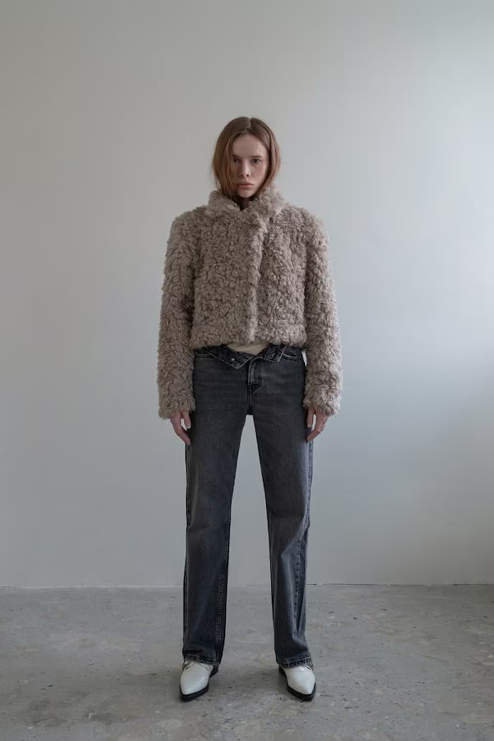 더오유 베이스 핏 퍼 자켓 다크 베이지 상품이미지2