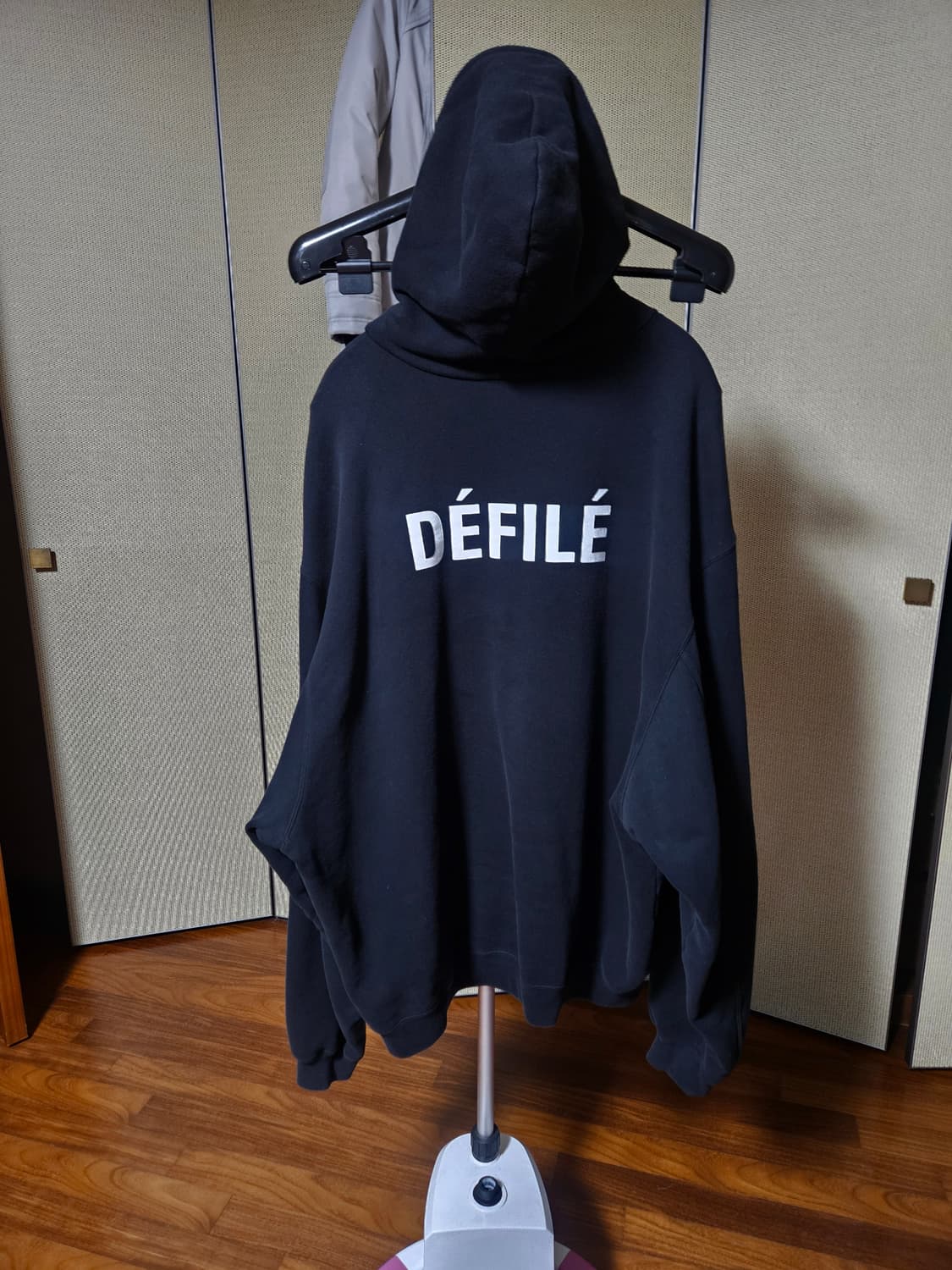 발렌시아가 DEFILE 백로고 후드티 상품이미지5