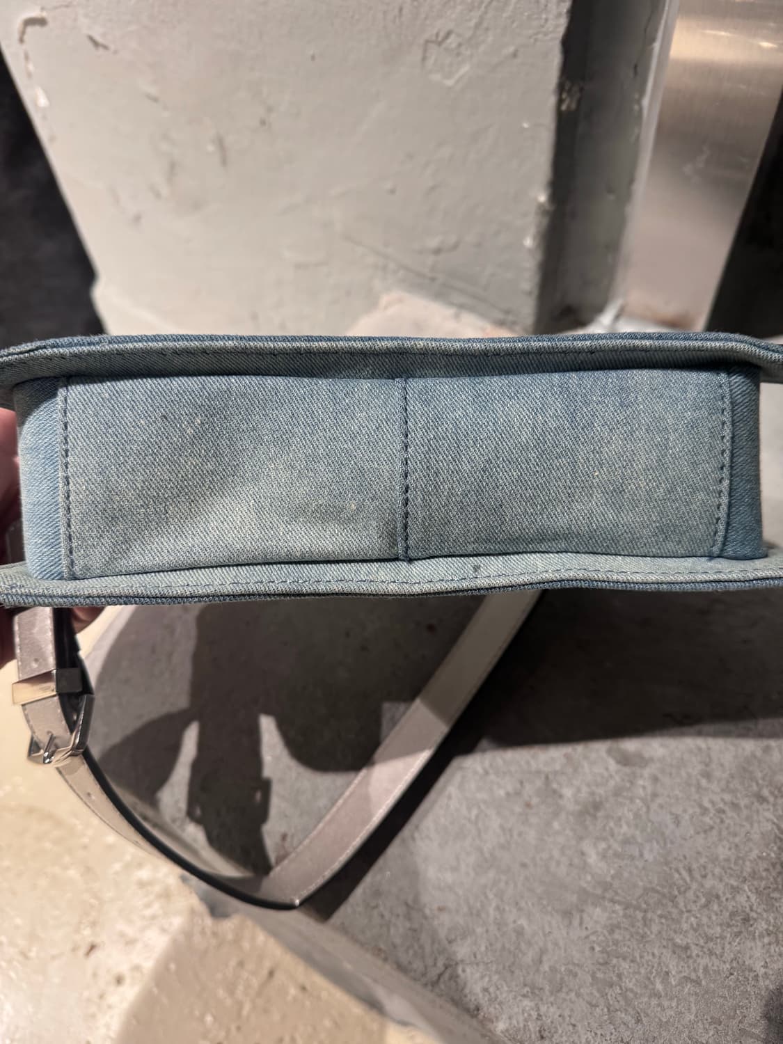 Guess 게스 데님 레더 숄더백  상품이미지5