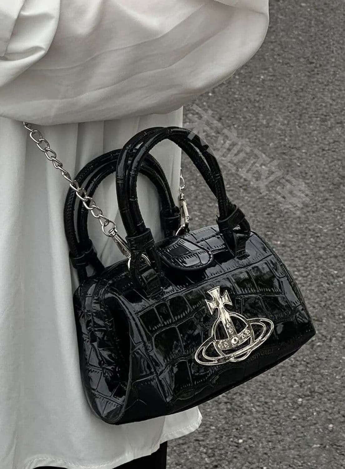 비비안웨스트우드 베티 파발론 핸드백 상품이미지1