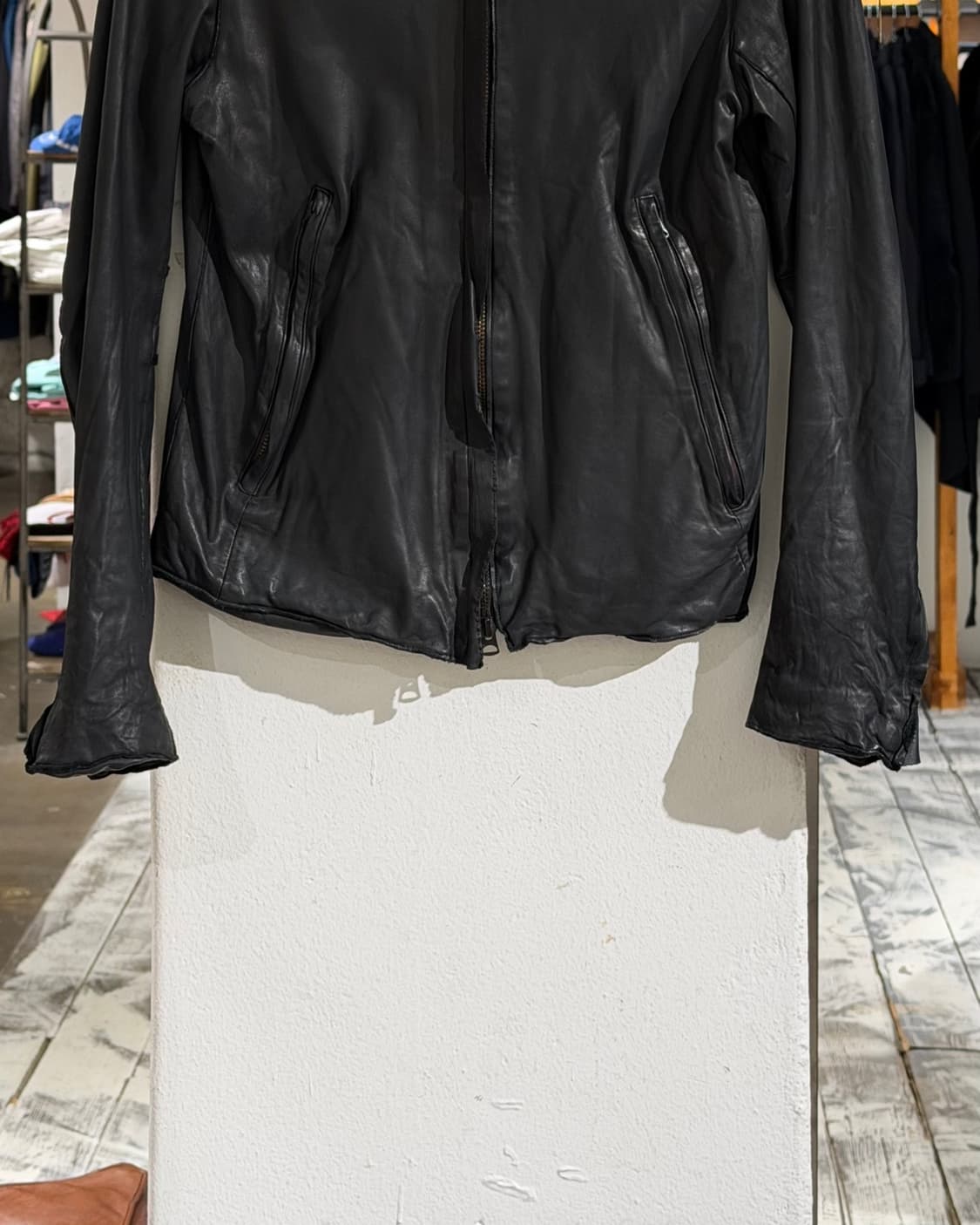 씨씨 블랙 칼스킨 레더 자켓 상품이미지5