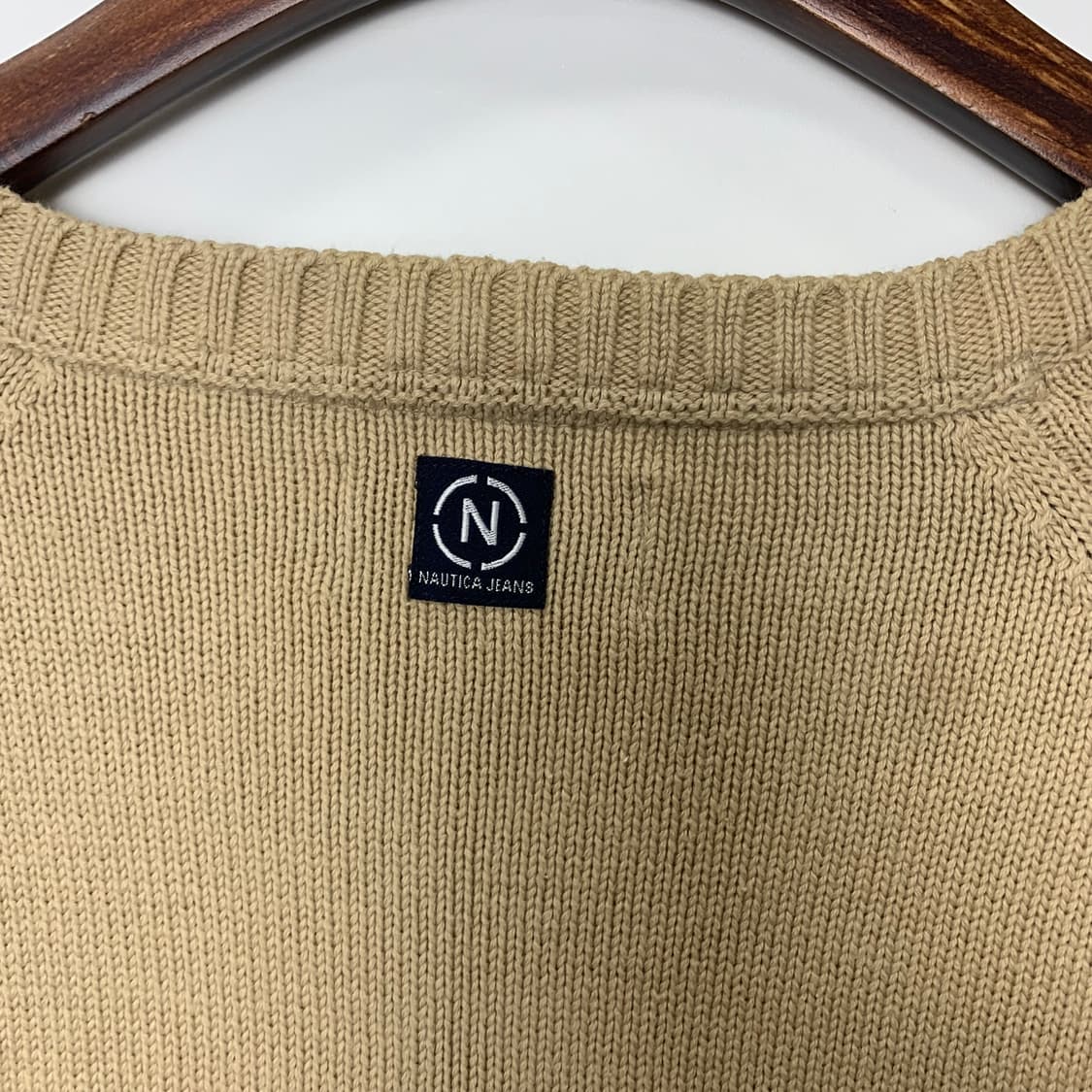 노티카 자수로고 베이지 니트 상품이미지5