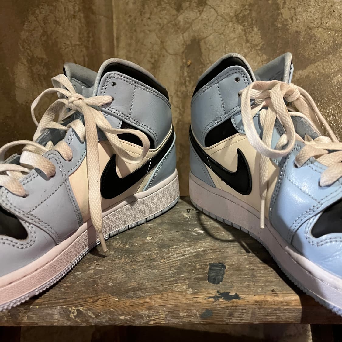 나이키 에어조던 1 미드 상품이미지4