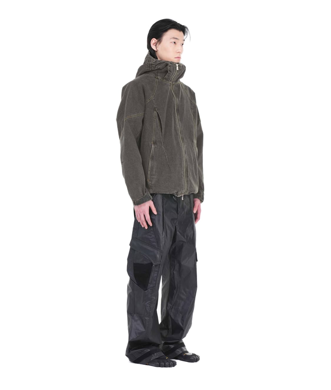EP.7 04 TROUSERS GLOSSY BLACK 상품이미지1