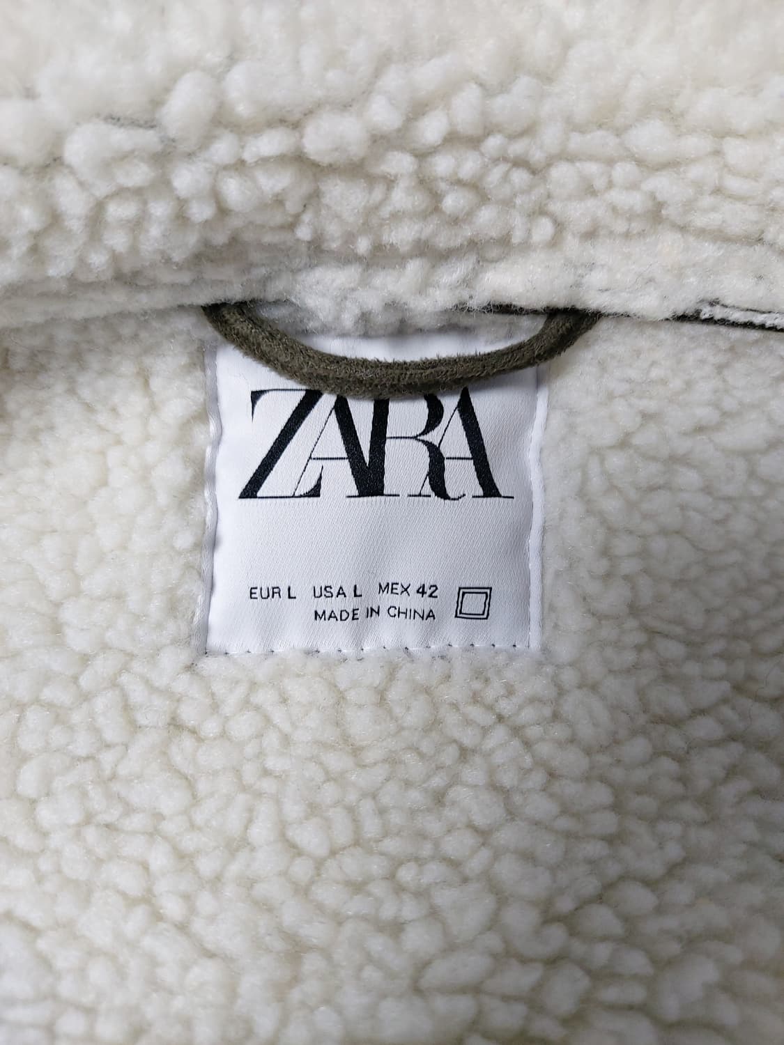 자라 스웨이드 무스탕 자켓 (L)100~105

 상품이미지6