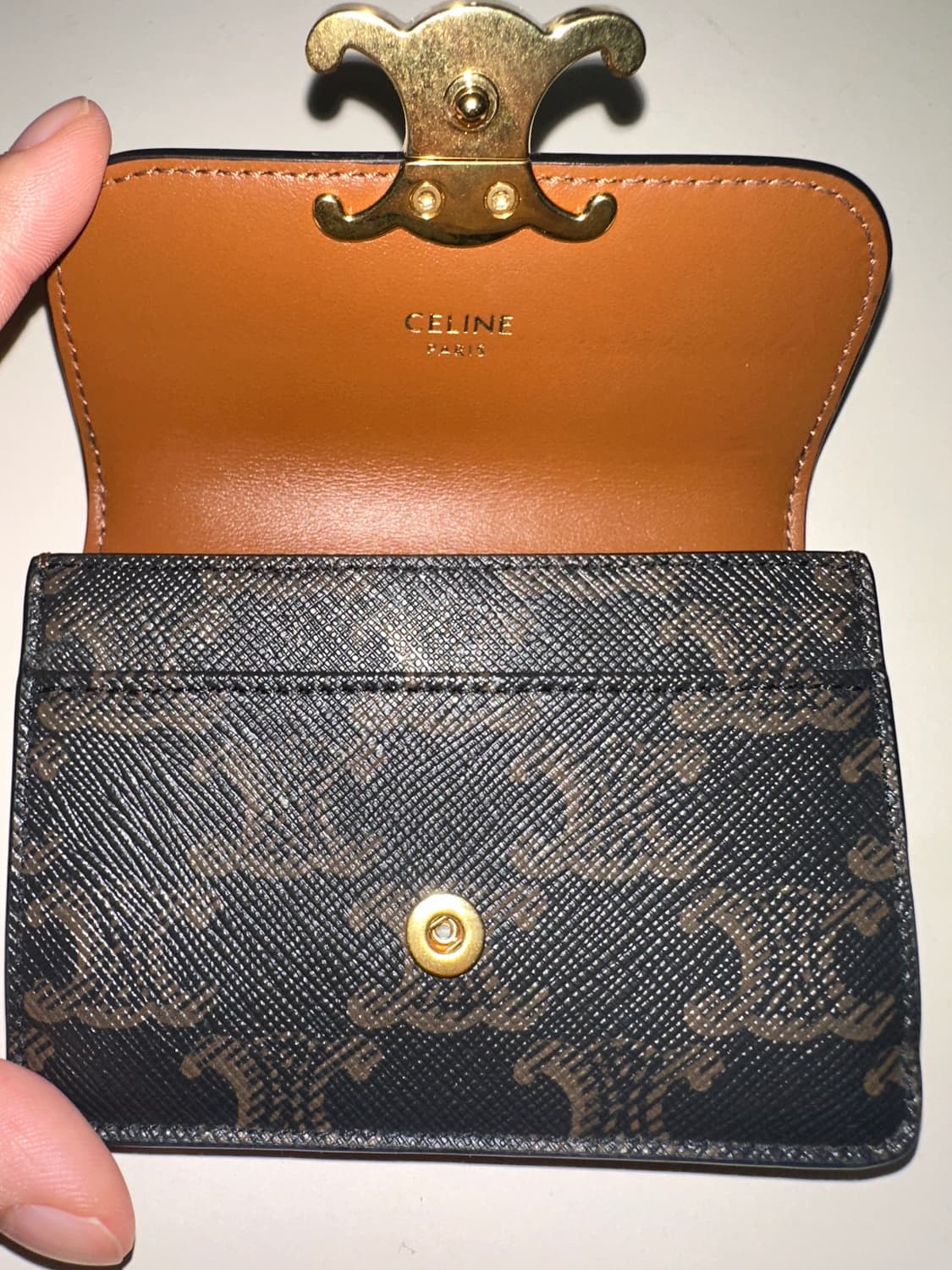 셀린느 트리옹프 캔버스 플랩 카드지갑 상품이미지8