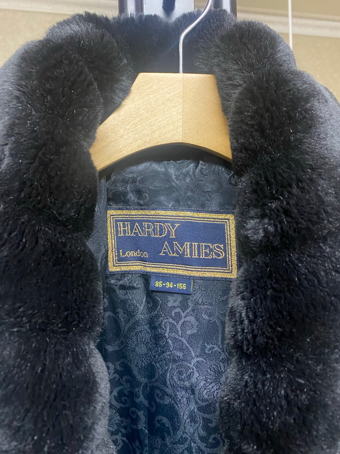 HARDY AMIES 블랙 퍼 코트 상품이미지2