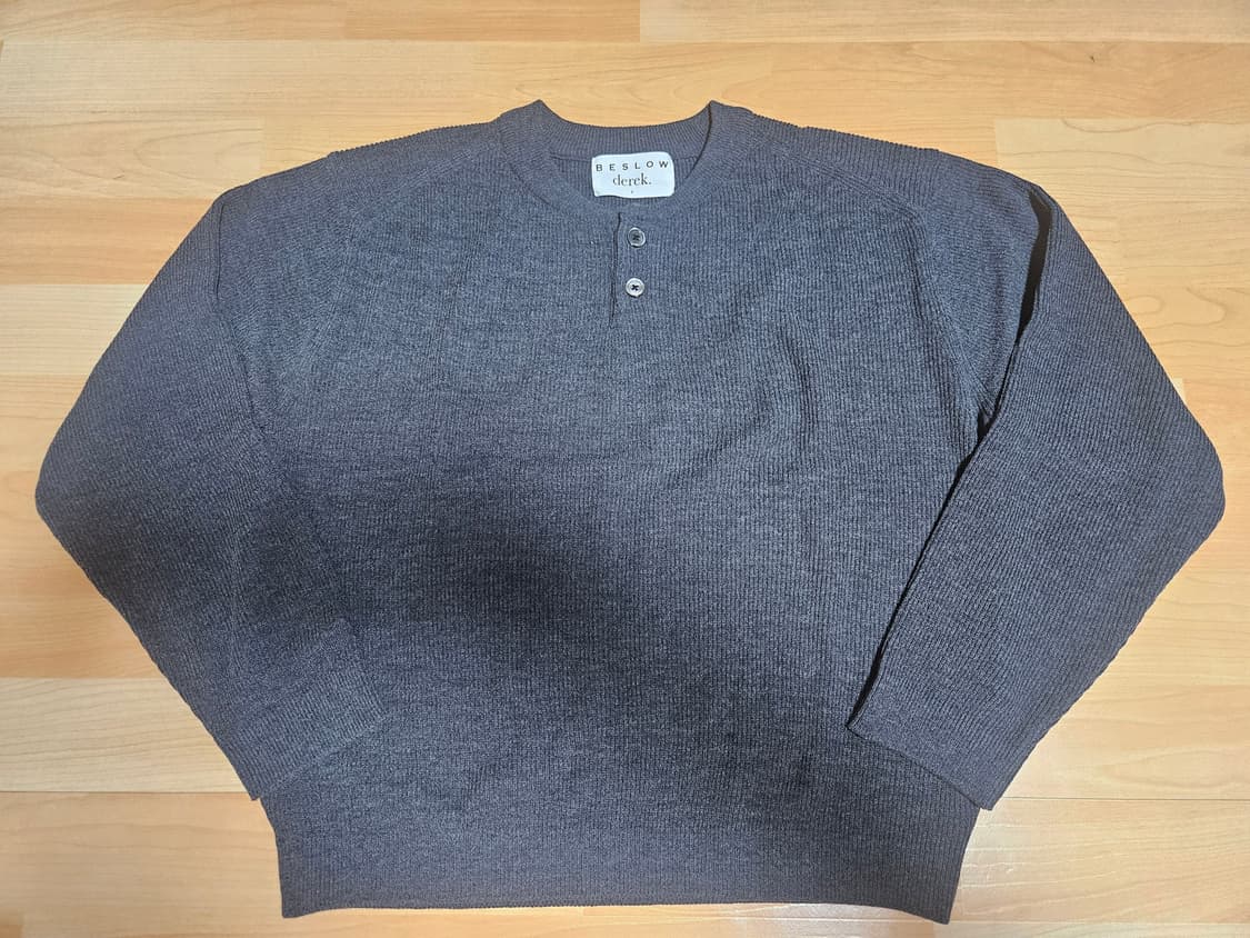 비슬로우x데릭 울블렌디드 헨리넥 니트 차콜 상품이미지3