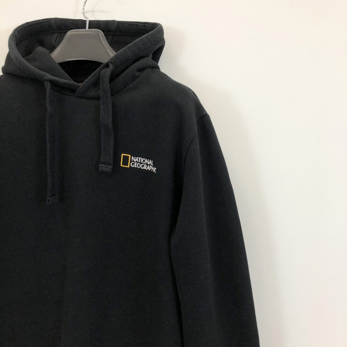 내셔널지오그래픽 자수로고 블랙후드 L 상품이미지2