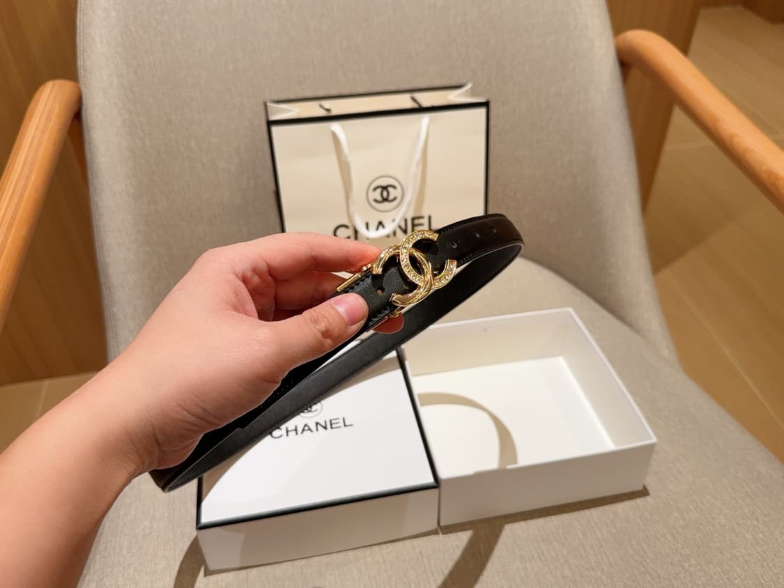 샤넬 벨트

 · 

패션잡화 상품이미지4