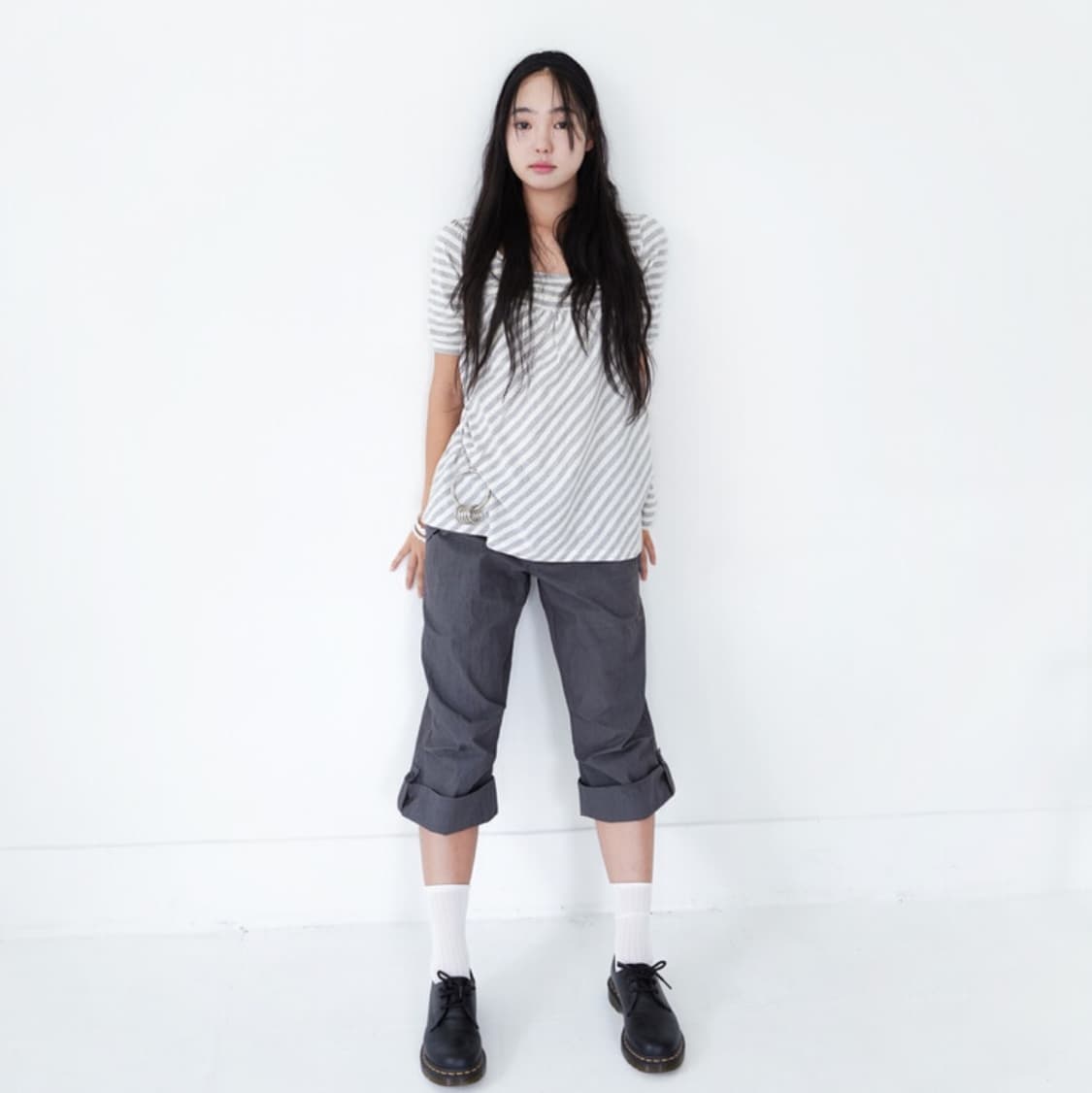 인앤양인하모니 미디엄 팬츠 차콜 카프리 버뮤다 상품이미지2