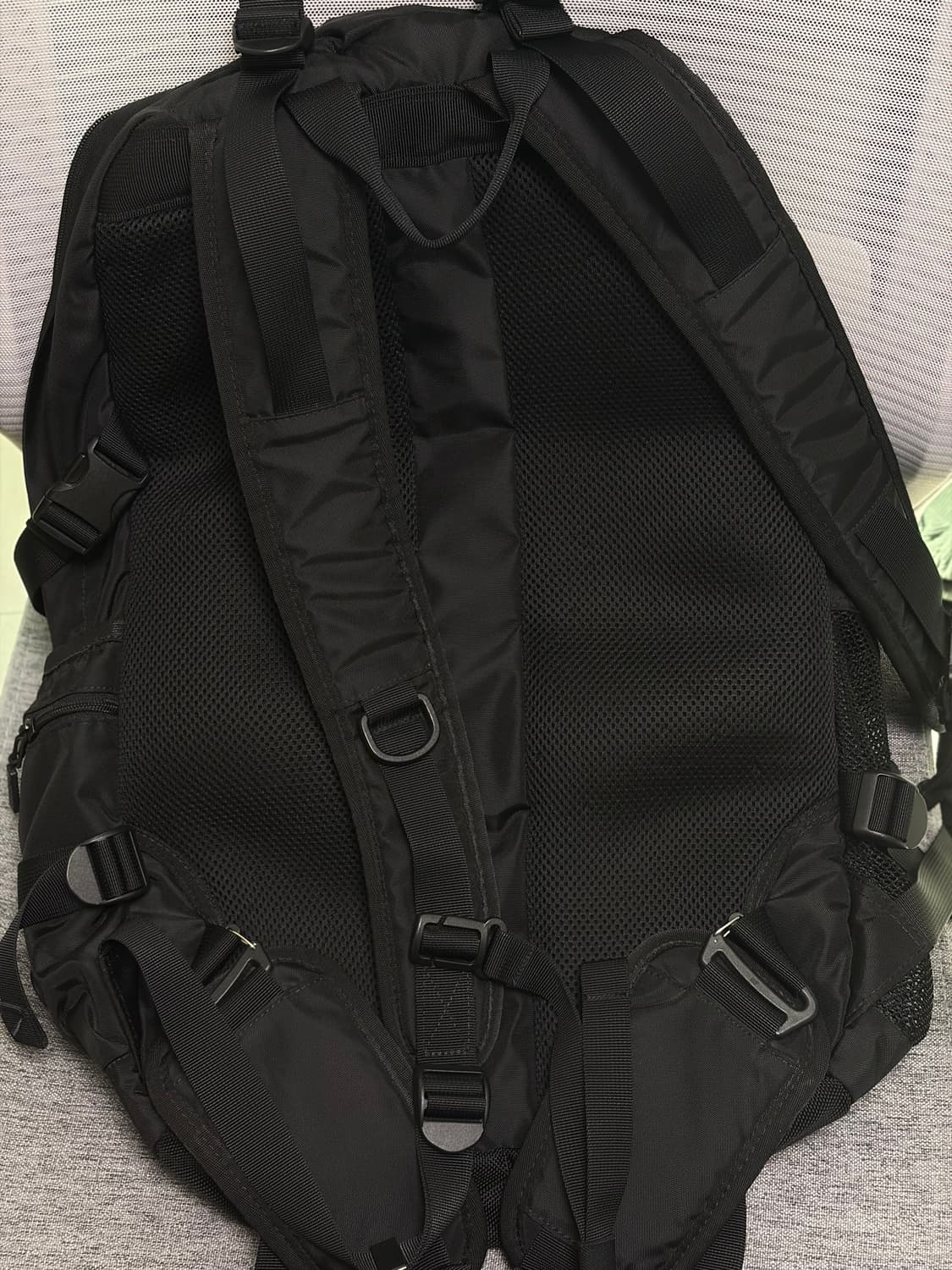 엄브로 댄커 블랙 백팩 34L 상품이미지2