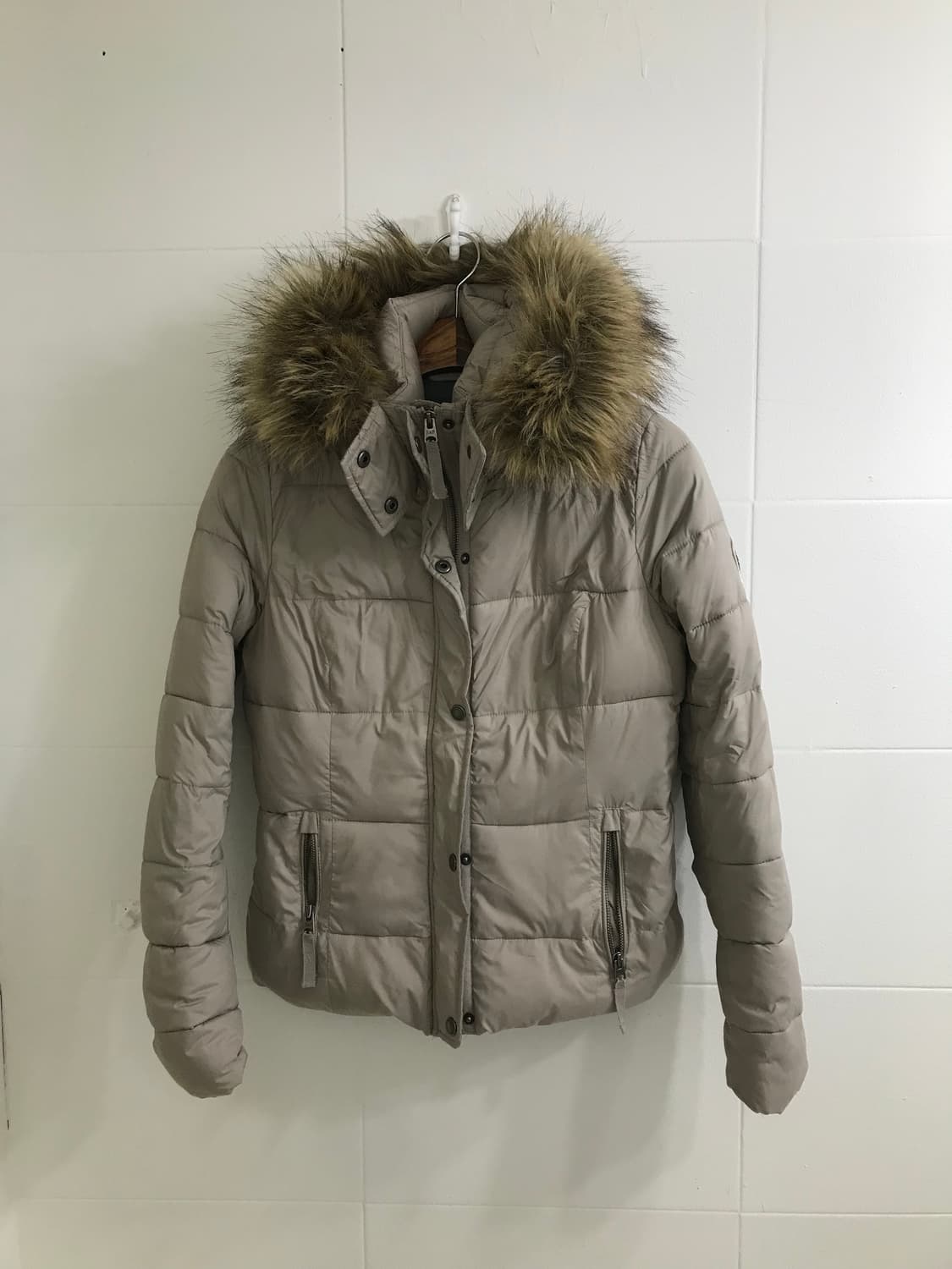 아베크롬비 울프죠 패딩 모리걸 카키 코디세트 상품이미지4