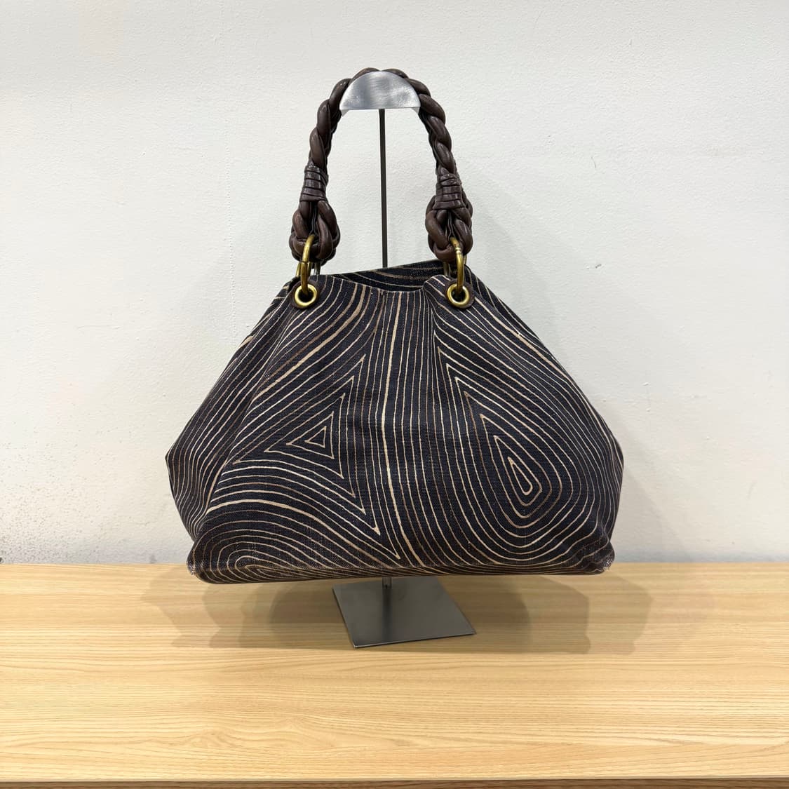 보테가 베네타 토트백 에스닉 패턴 트위스트 꼬임 핸들 디테일 브라운 상품이미지1