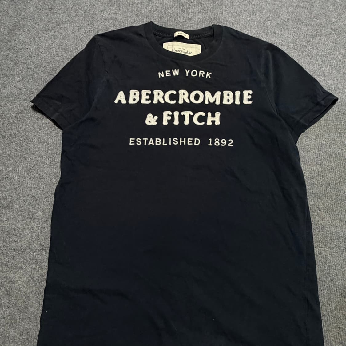 아베크롬비 네이비 반팔 티셔츠 L 상품이미지2