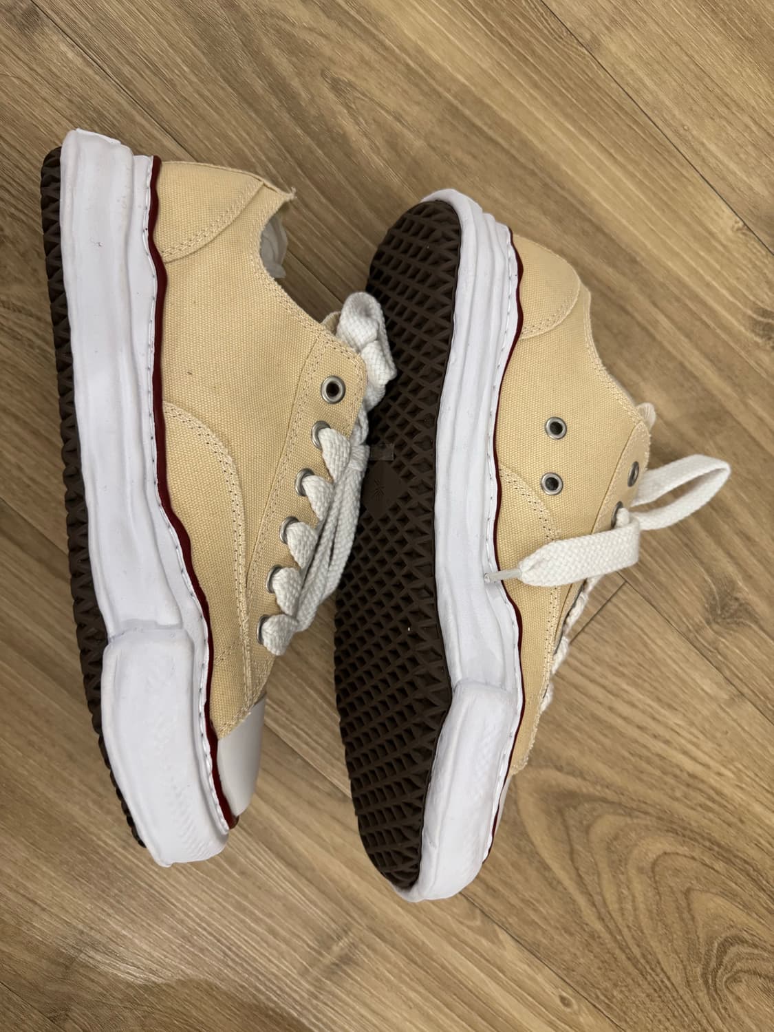 메종 미하라 야스히로 피터슨 OG 솔 캔버스 로우탑 스니커즈 내츄럴 상품이미지4