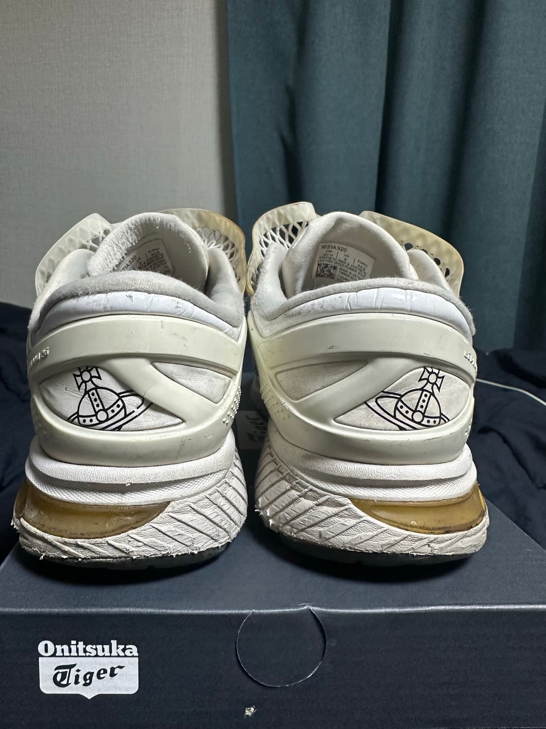 아식스 X 비비안 웨스트우드 젤 카야노 26 아이보리 색상 270mm 상품이미지4