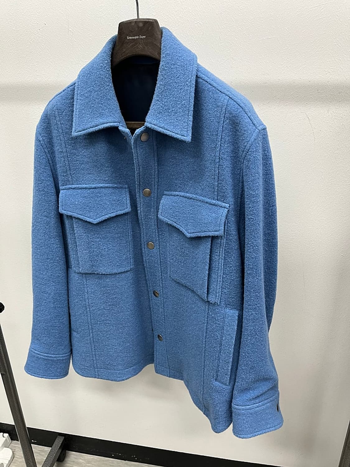 105) 솔리드옴므 백로고 오버 울 트러커  상품이미지1