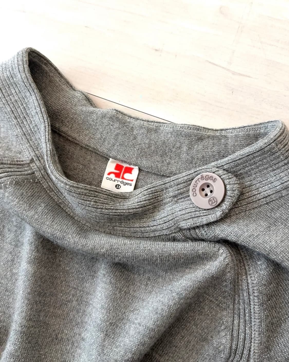 Courrèges Gray Shimmer Half Sleeve Knit 상품이미지7