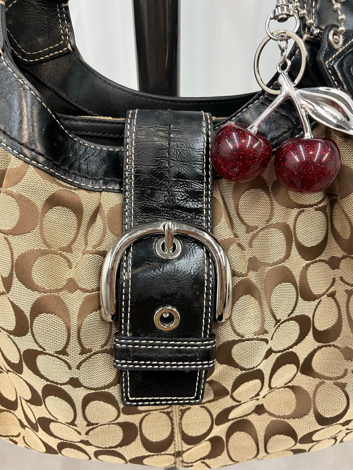 Coach beige big hobo bag 상품이미지7