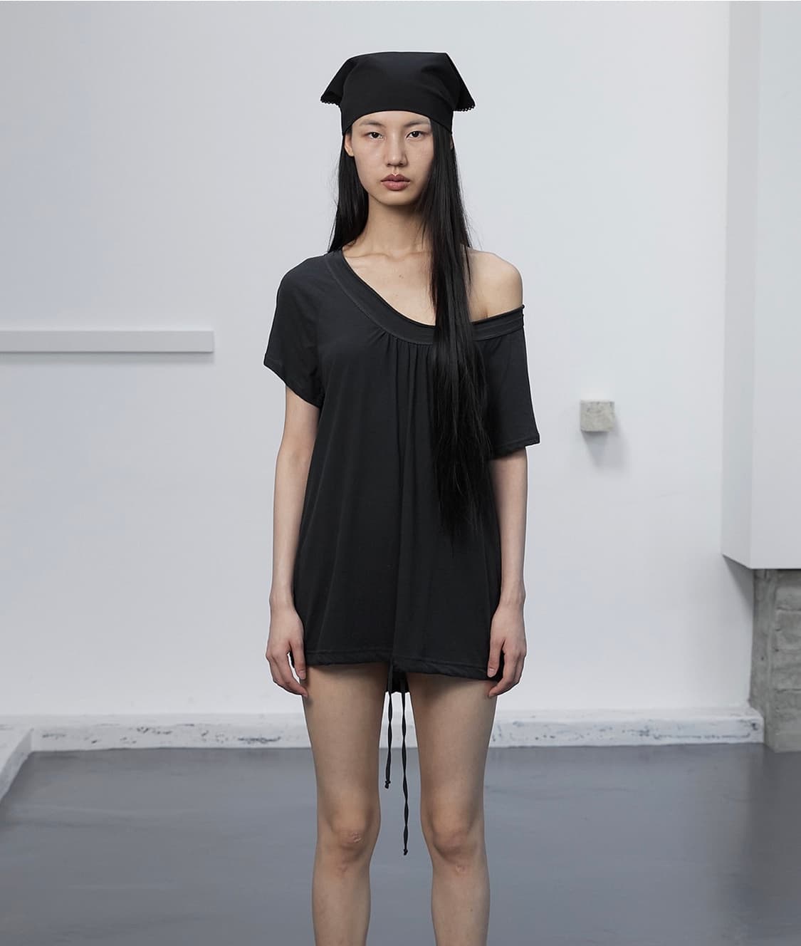 ROUND DRAWSTRING HEM TOP 상품이미지1