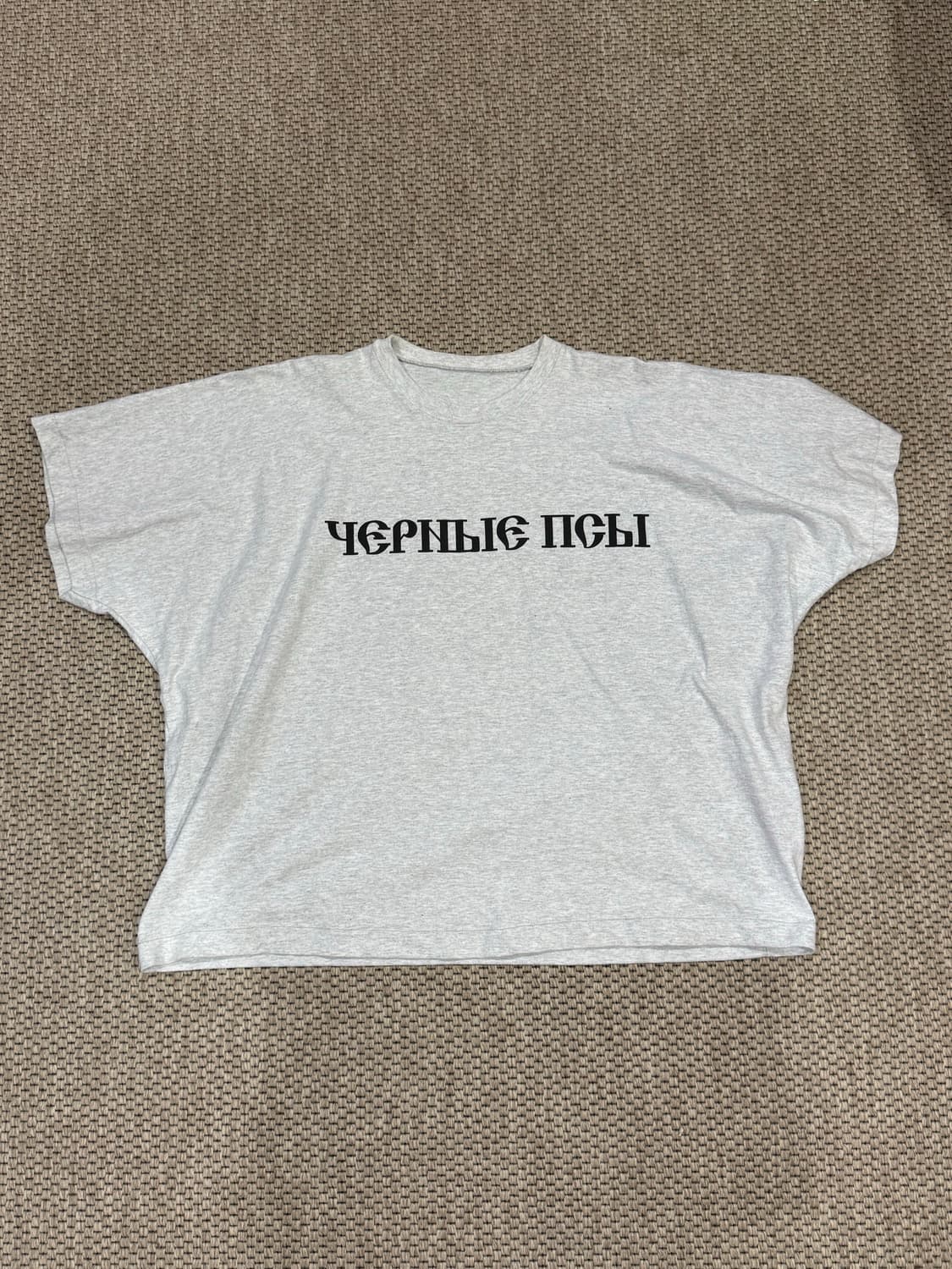 이지 x 고샤 루브친스키 블랙 독스 티셔츠 헤더 그레이 2사이즈 상품이미지1