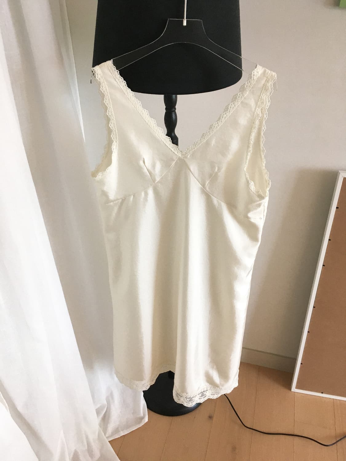 디밍 레이스 슬립 원피스(아이보리)+브이넥 니트(블랙) 상품이미지6