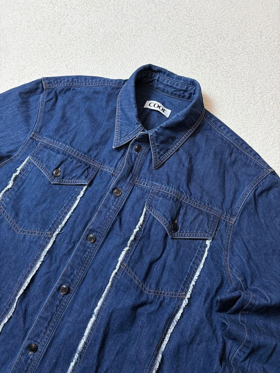 쿠어 COOR 절개 컷오프 크롭 데님셔츠 PN7447 상품이미지3