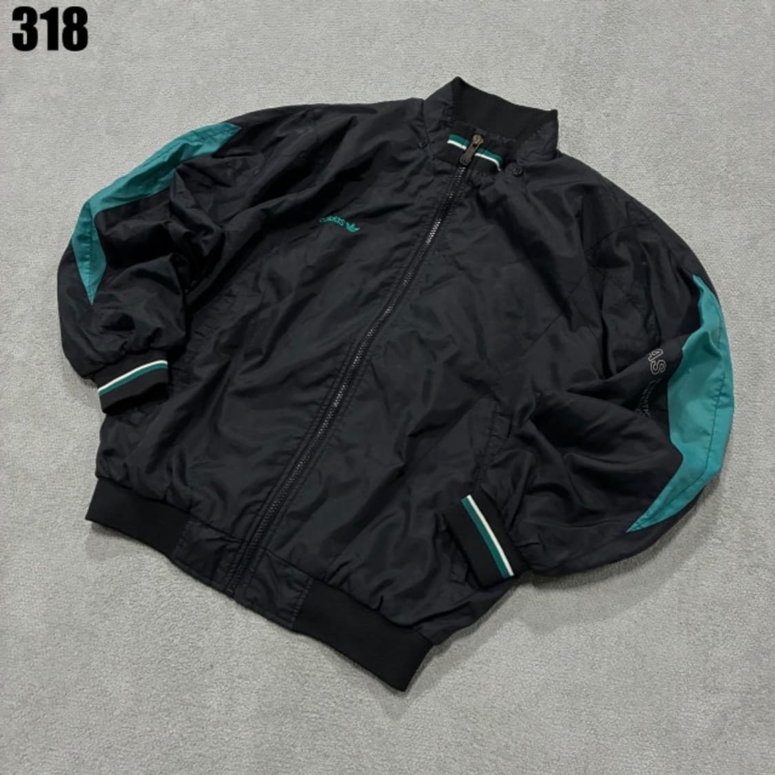 아디다스 블랙 민트 바람막이  상품이미지1