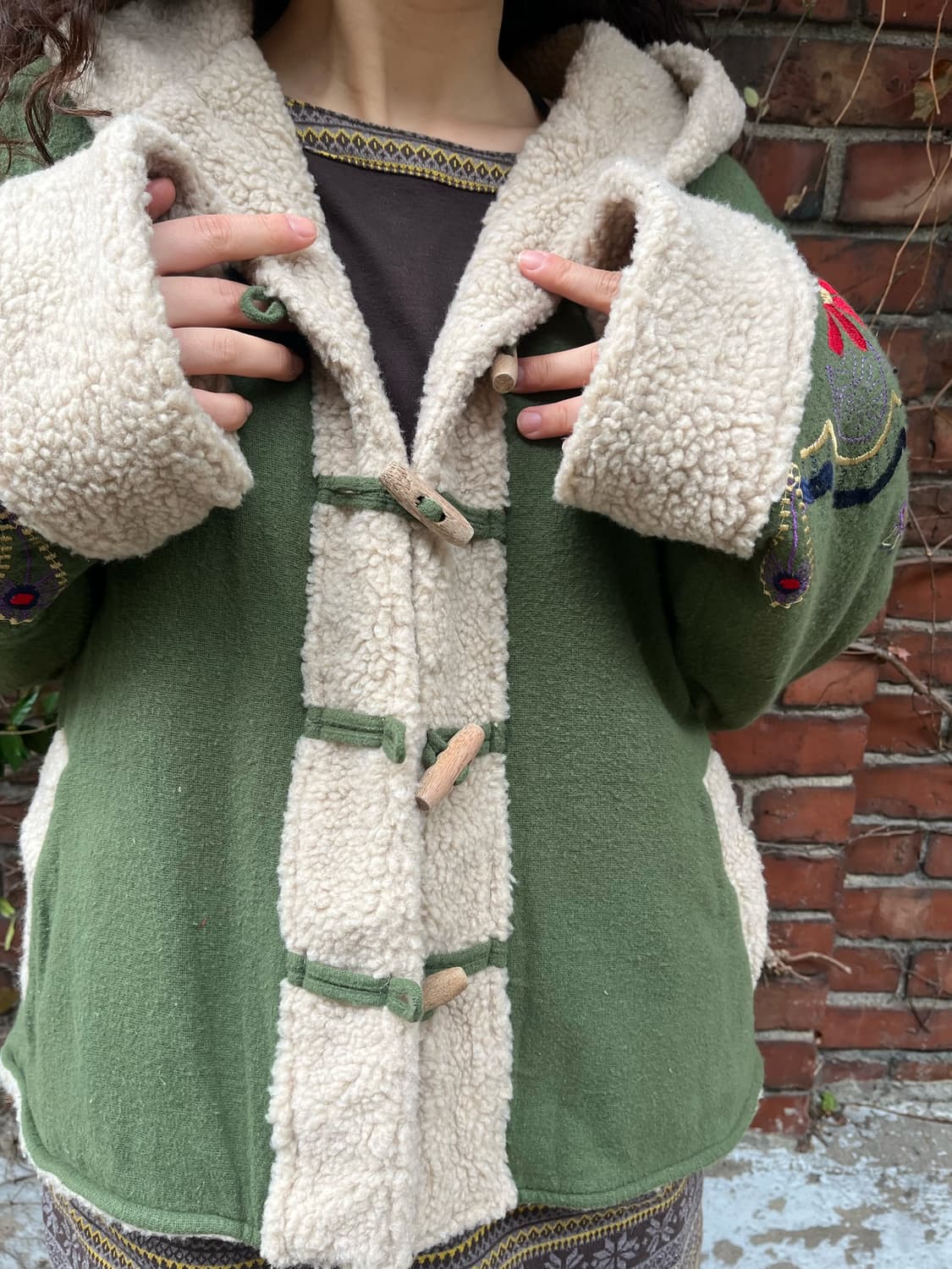 말차 히피 자수 포인트 양털 후드 아우터 상품이미지5