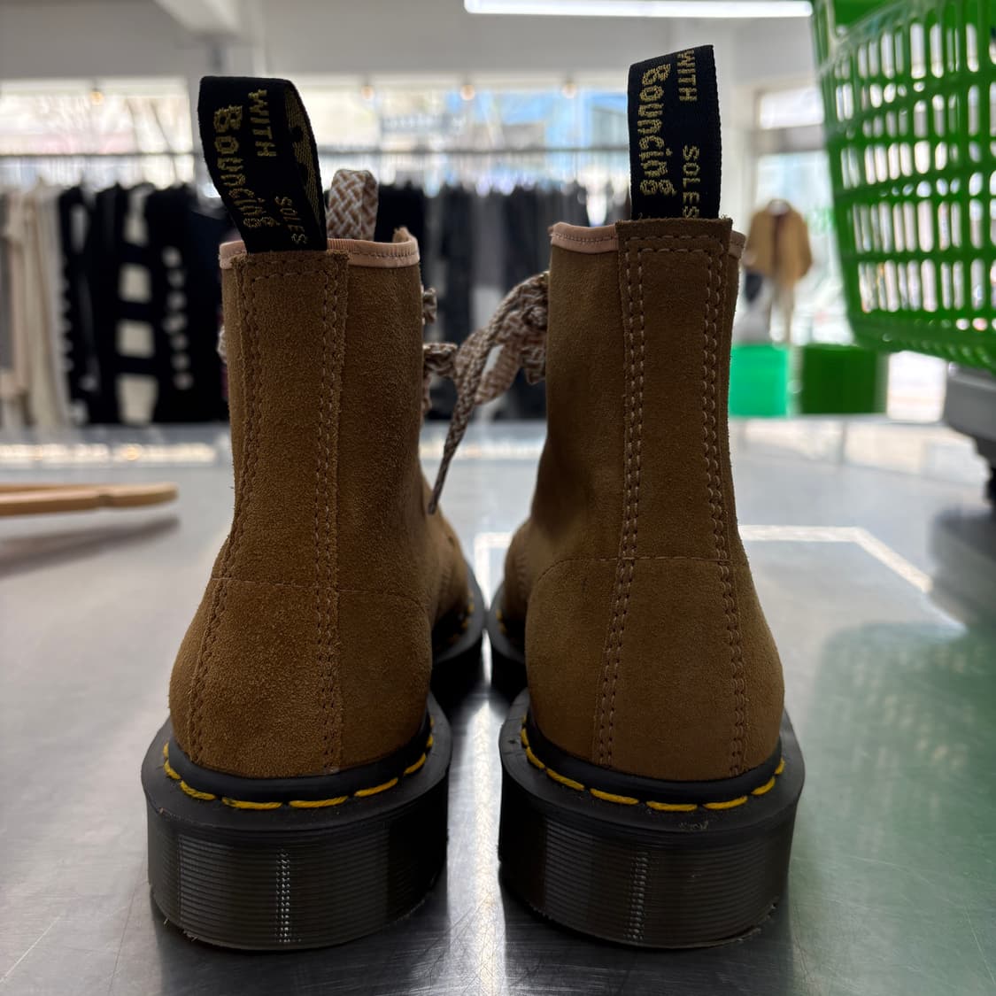 닥터마틴 101 스웨이드 6홀 부츠 245mm 상품이미지6
