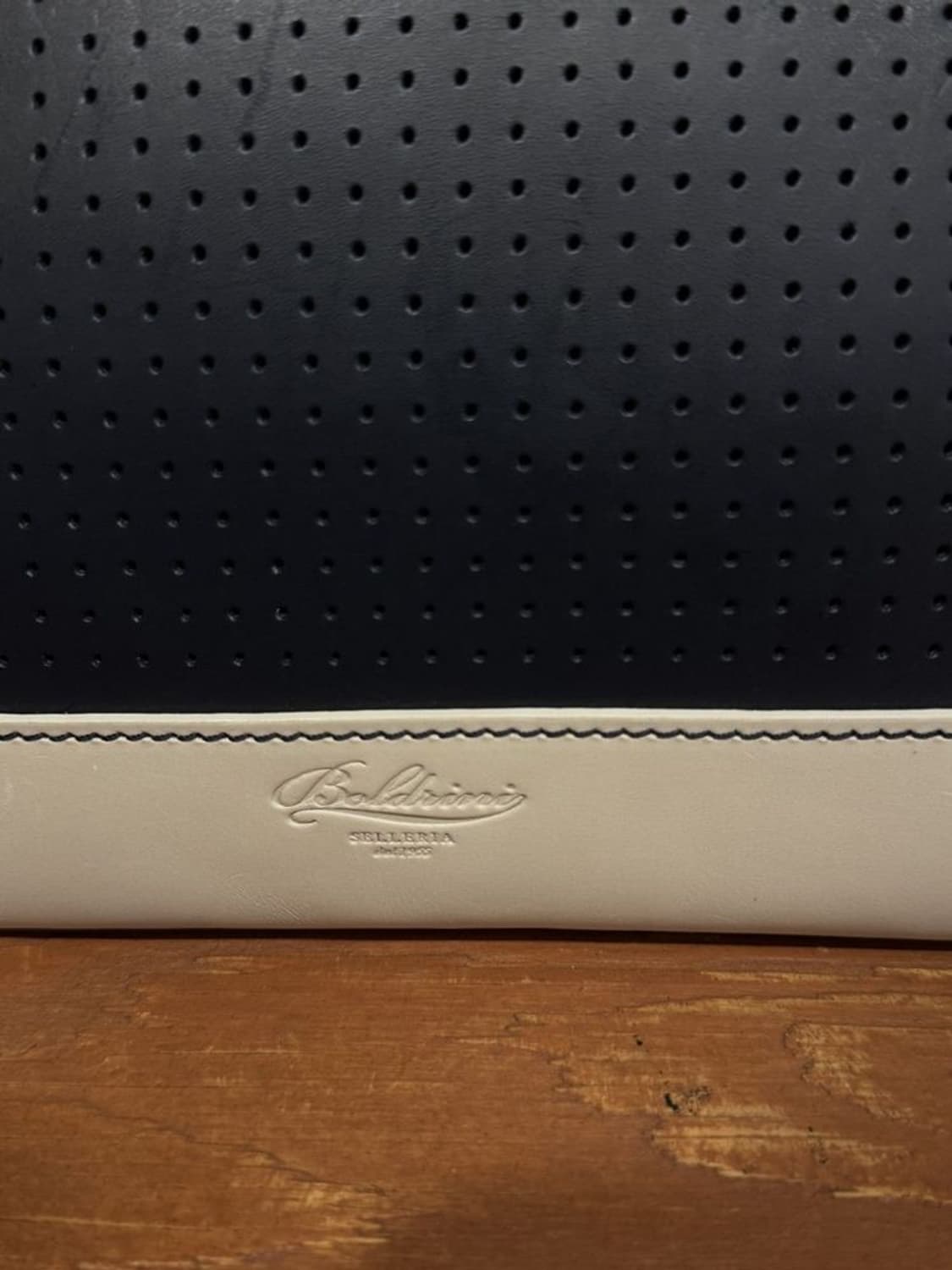 볼드리니셀레리아 클러치백 상품이미지2