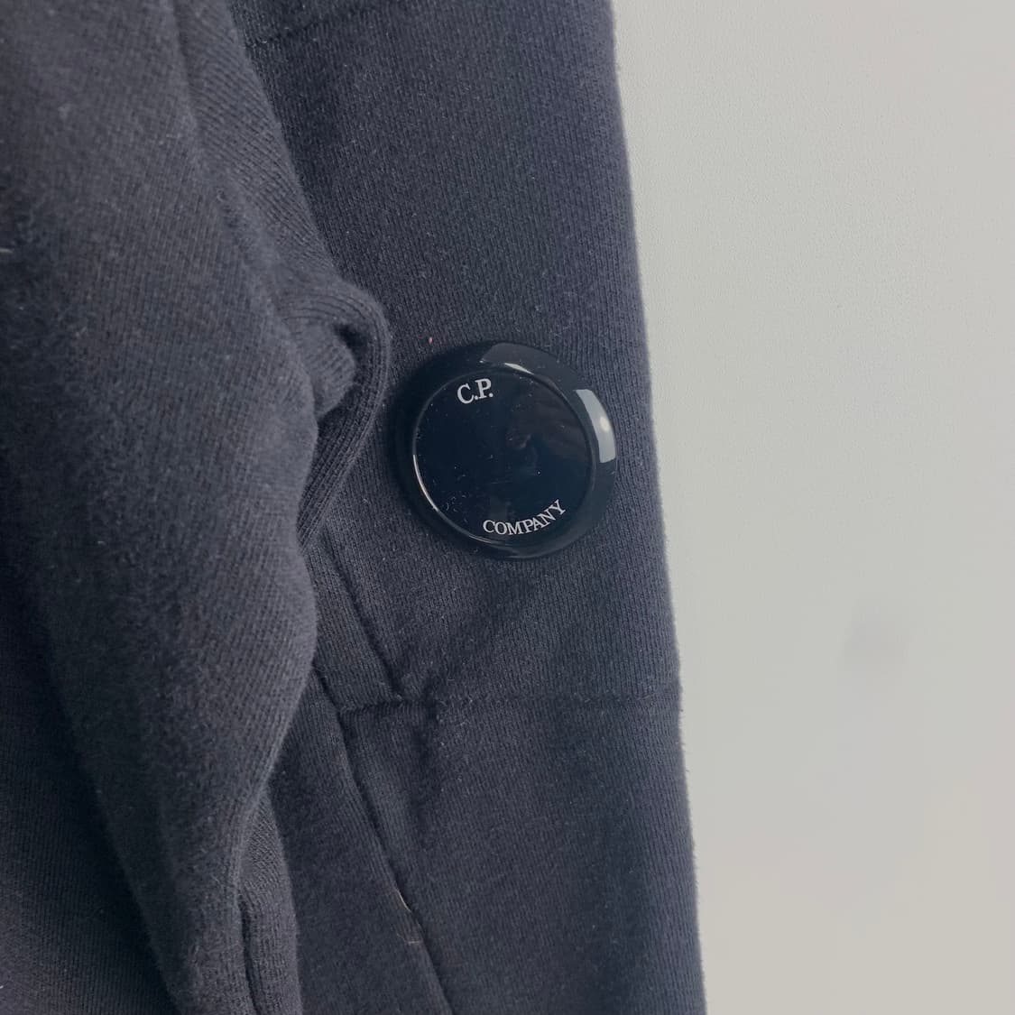 Cp컴퍼니 렌즈 블랙 맨투맨 상품이미지4