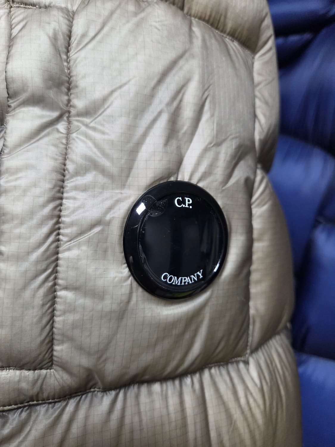 CP컴퍼니 DD쉘 24fw 빈티지카키 쇼트다운자켓 L 상품이미지3