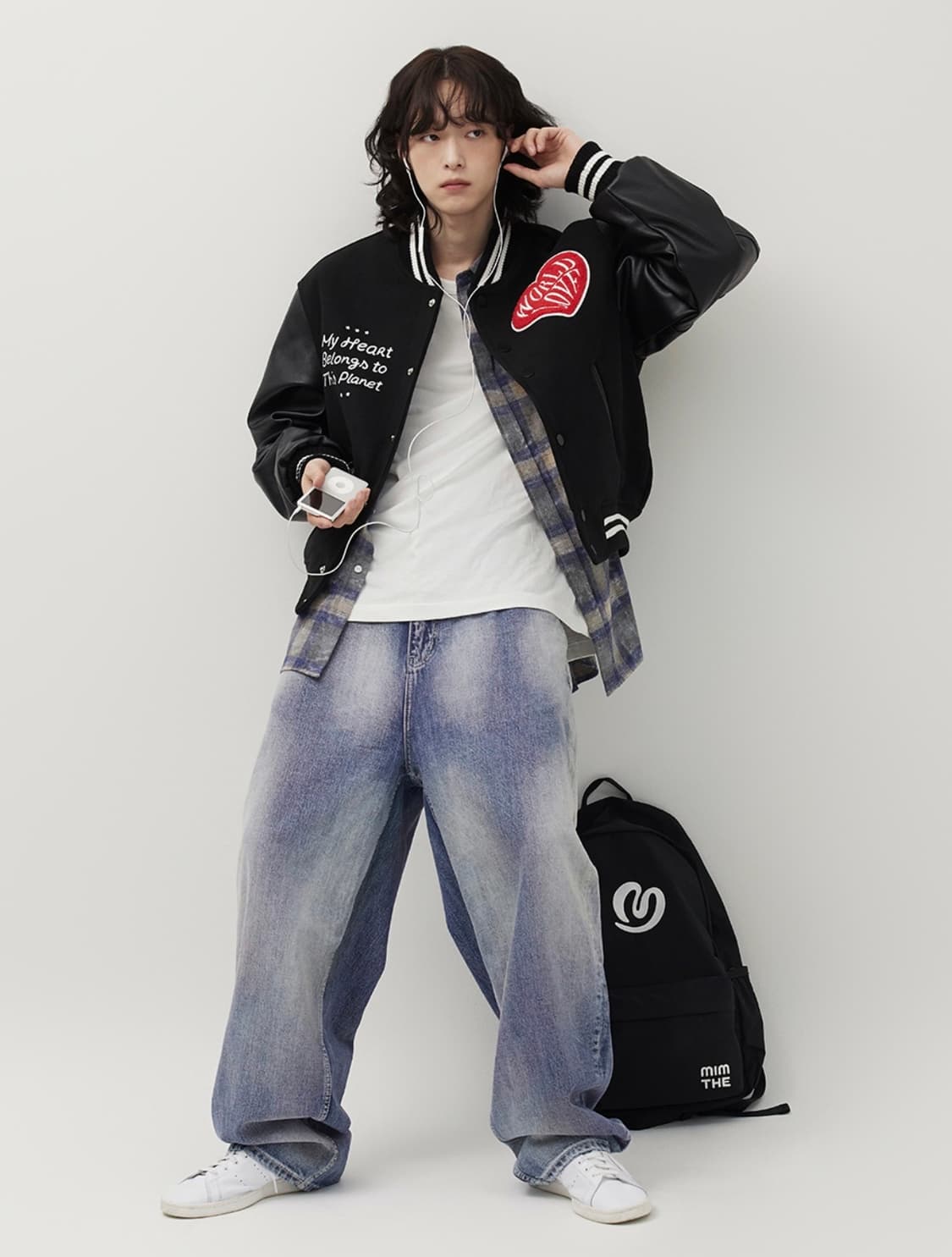 밈더워드로브 월드 러브 하트 바시티 자켓 블랙 상품이미지3