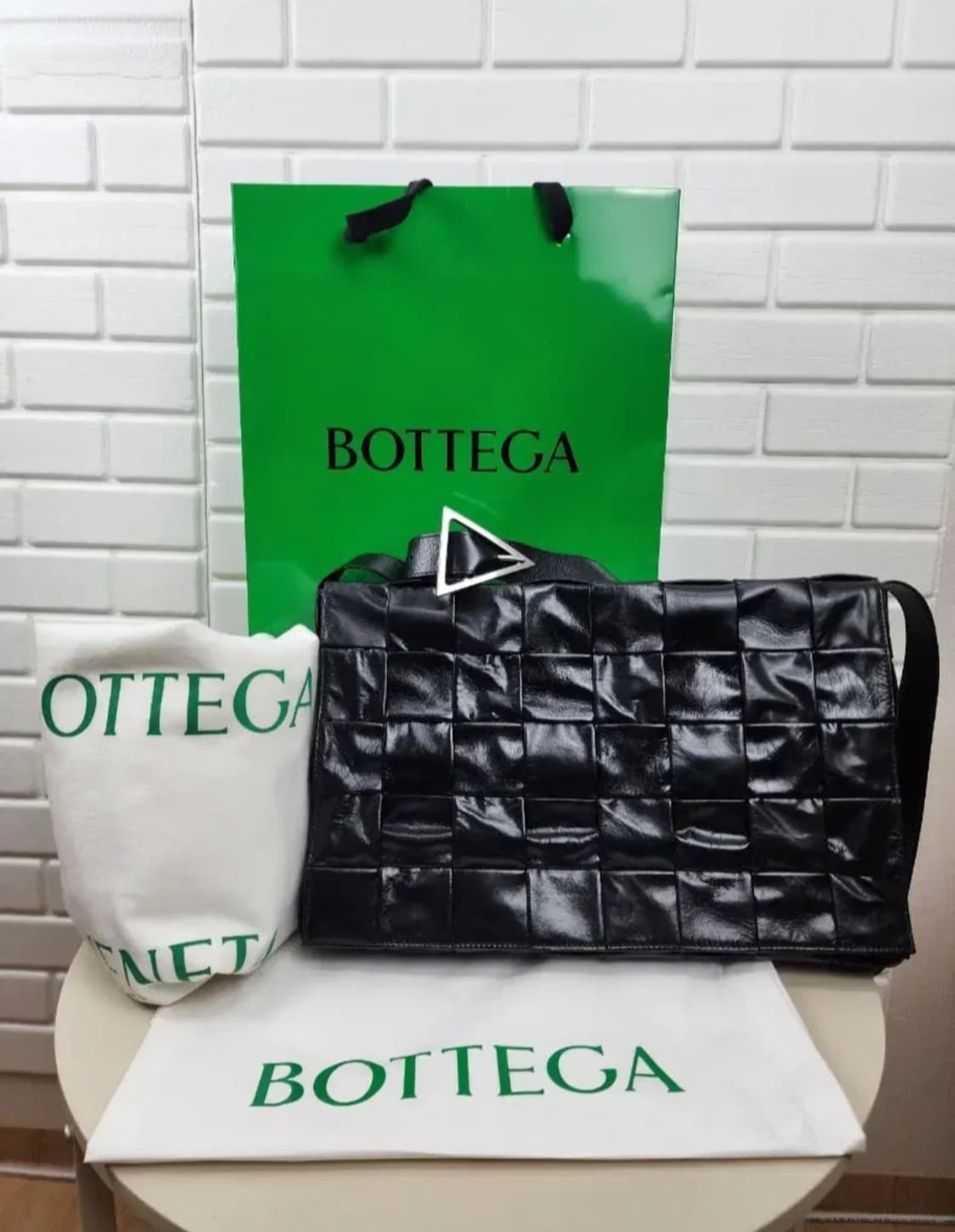 보테가베네타 맥시 카세트백 블랙 상품이미지1