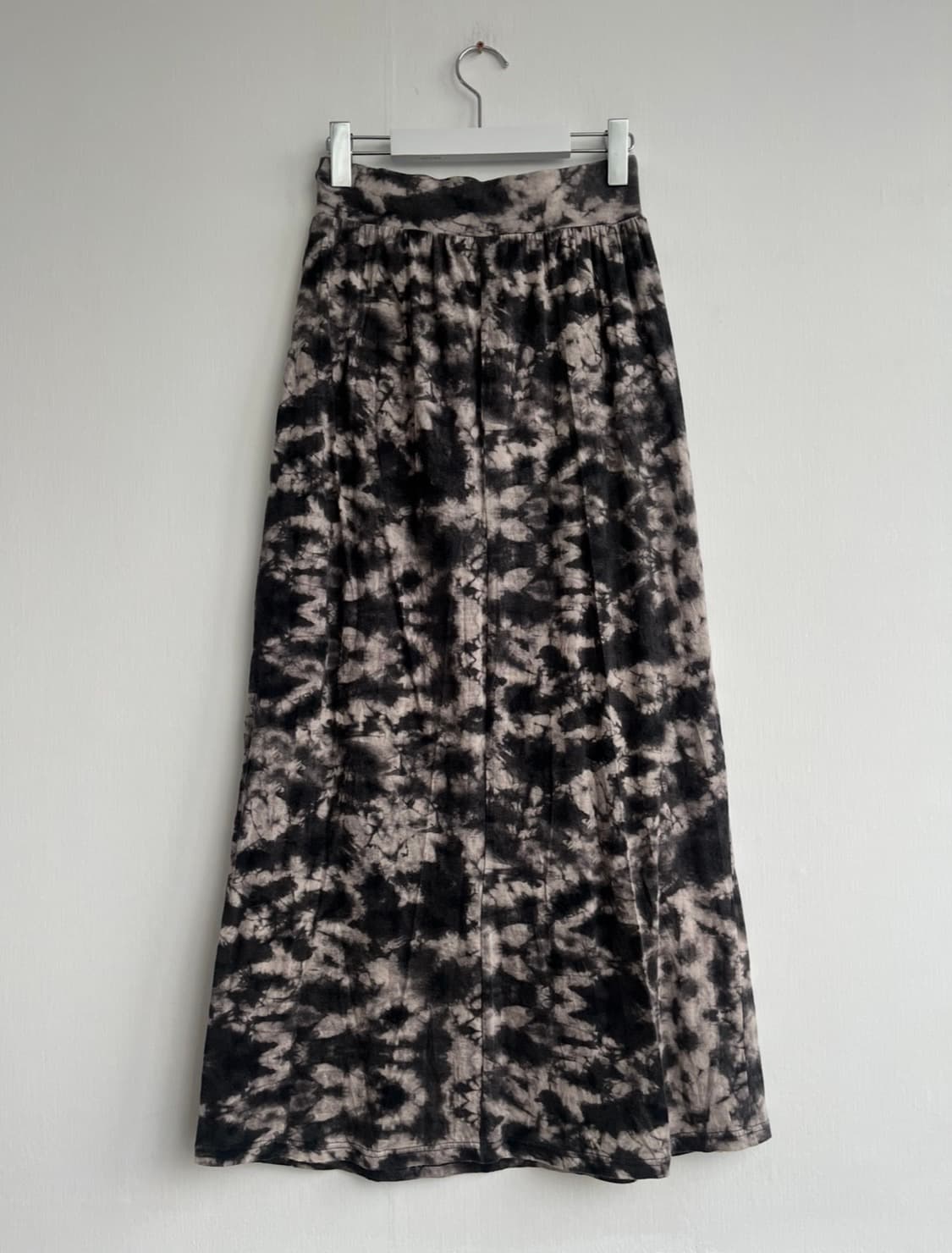 sorridere 블랙 타이다이 롱 스커트 상품이미지4