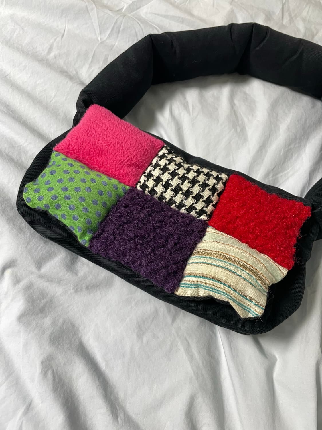 더뮤지엄비지터 쿠션 미니백 (택o) 상품이미지4