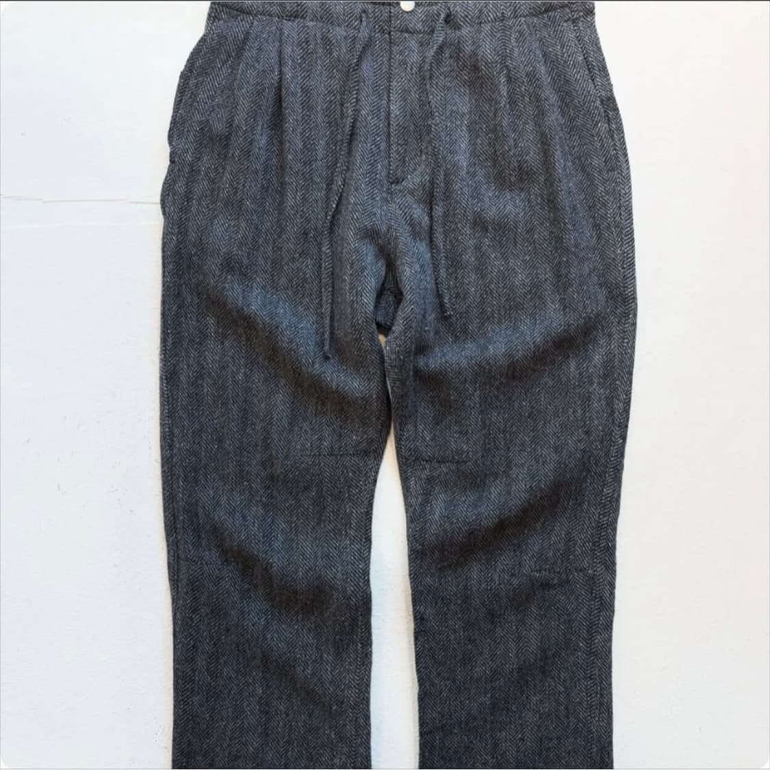 클래식 헤링본 베이스 논네이티브 슬랙스 팬츠 상품이미지3