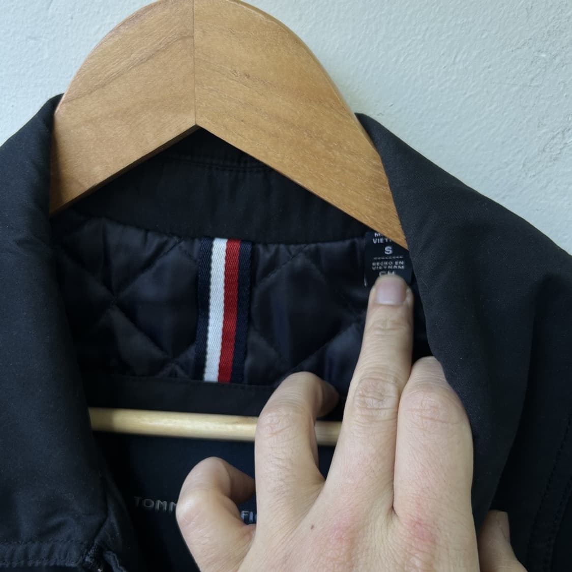 15950 - 타미힐피거 블랙 블루종 자켓 상품이미지4