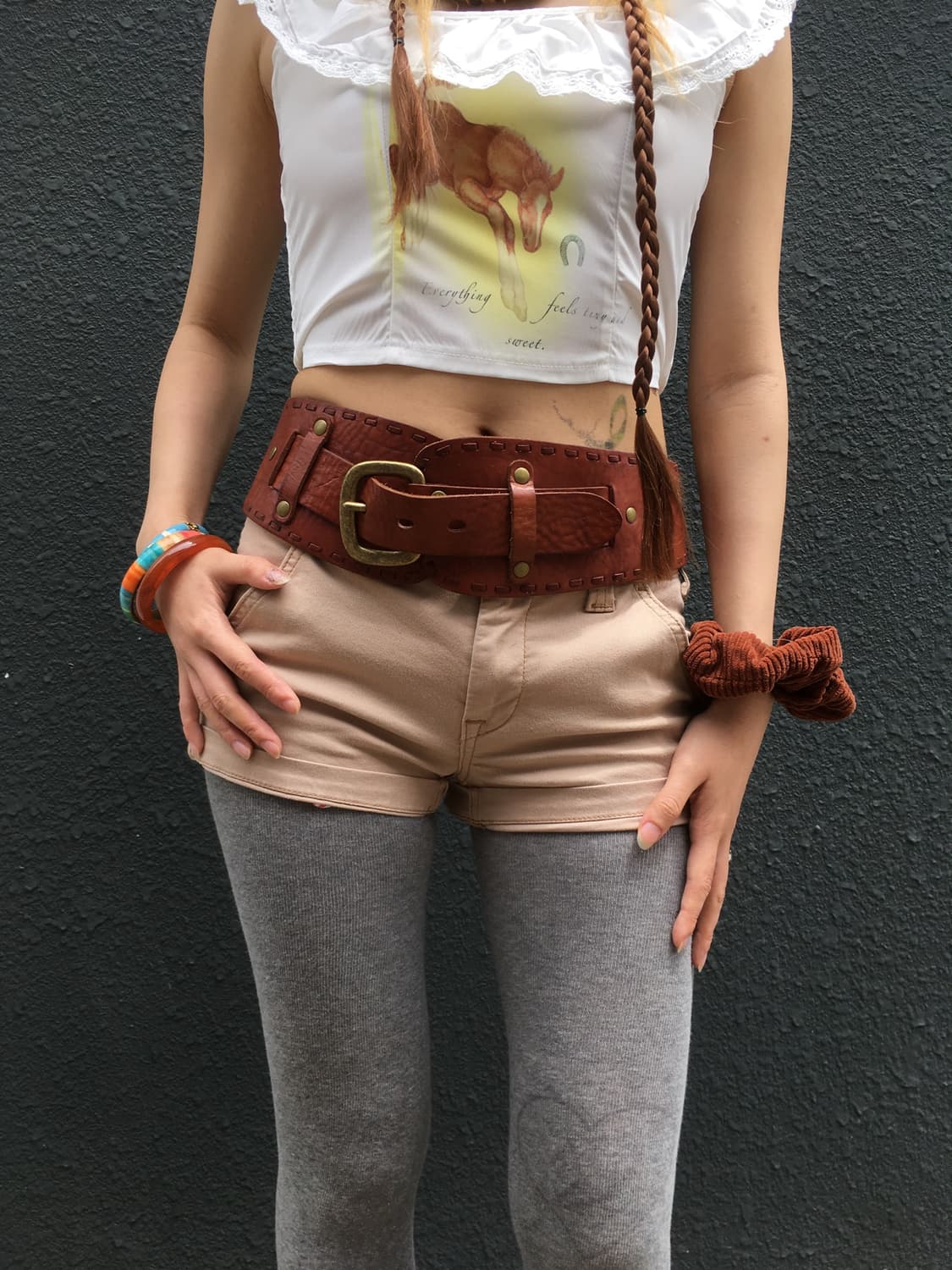 Beige High-Waisted Shorts 상품이미지1