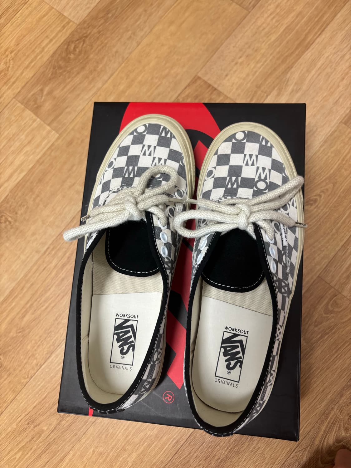 반스 볼트 웍스아웃 어센틱 255 판매합니다 상품이미지1