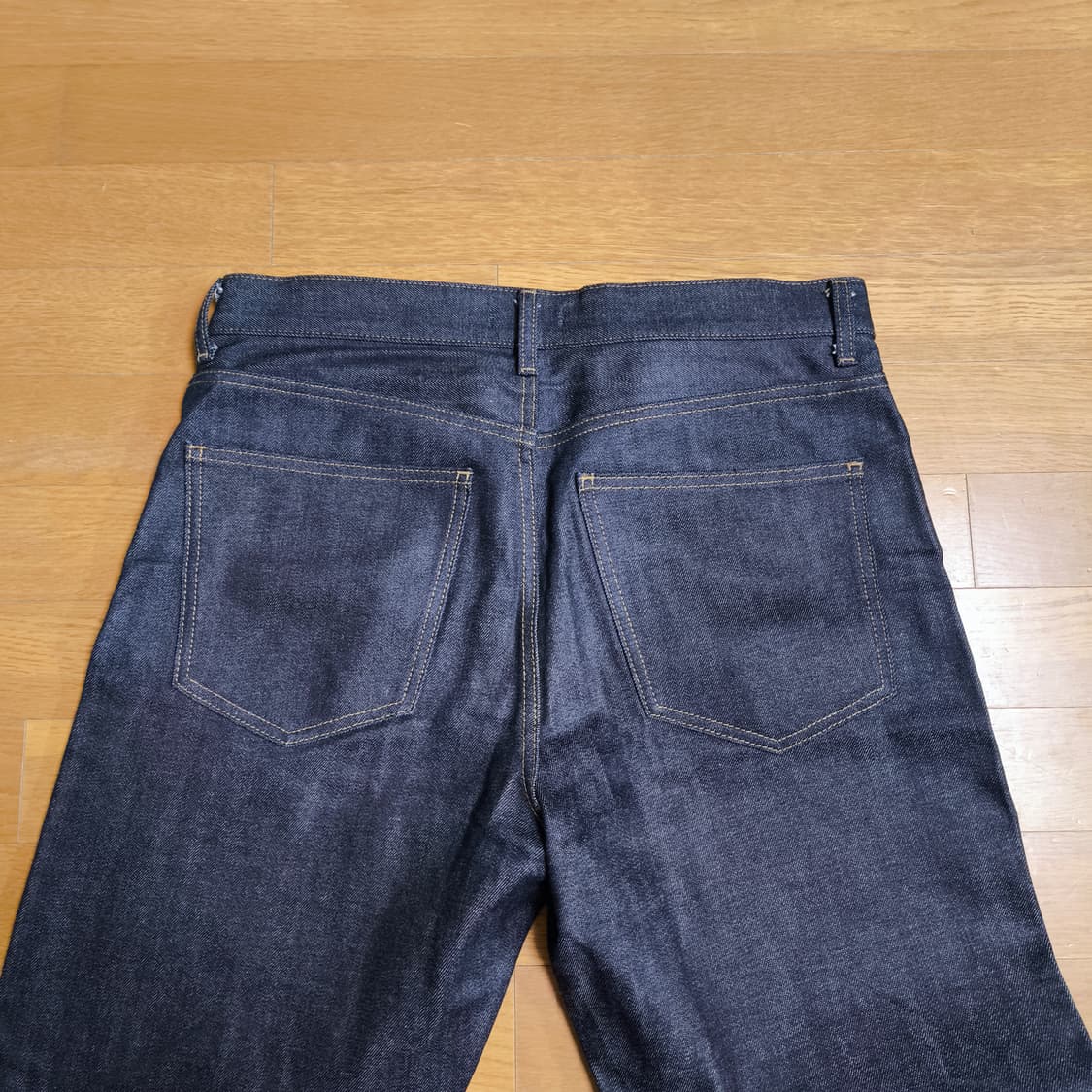 [32] 유니클로 U 셀비지 레귤러핏 데님 상품이미지4