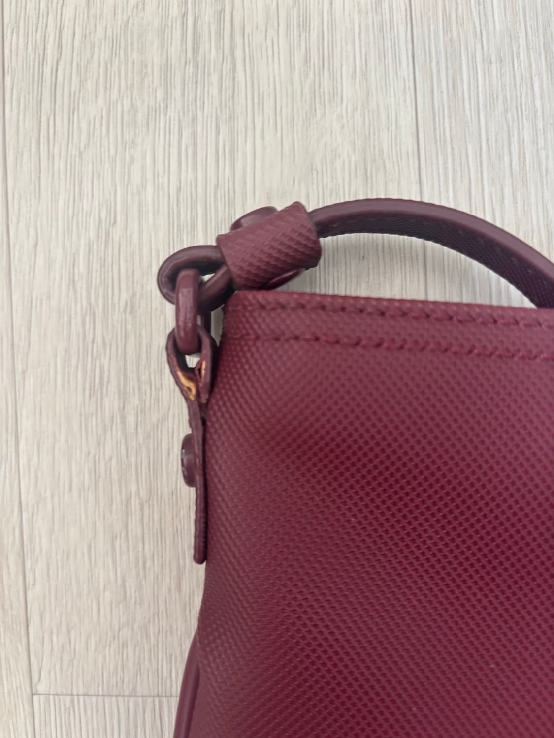 [라코스테 Lacoste] NEW CLASSIC 플랫 크로스백 (버건디) 상품이미지6