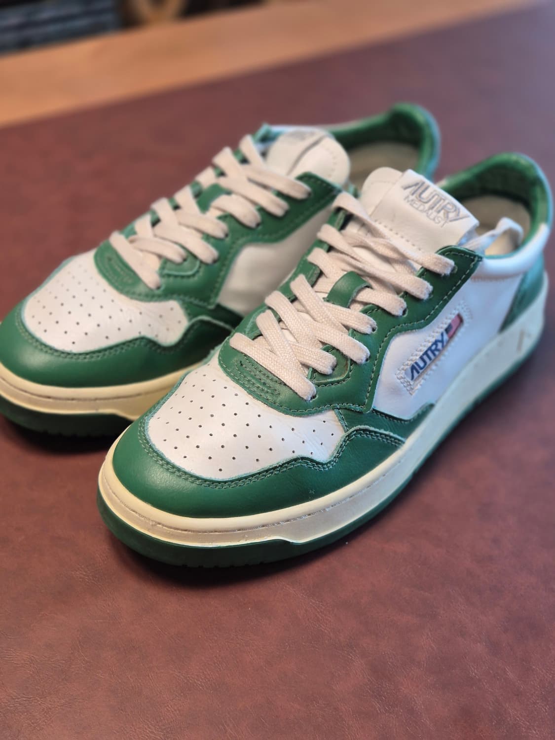 실착용2회 260-265(41) 오트리 메달리스트 로우 스니커 상품이미지6